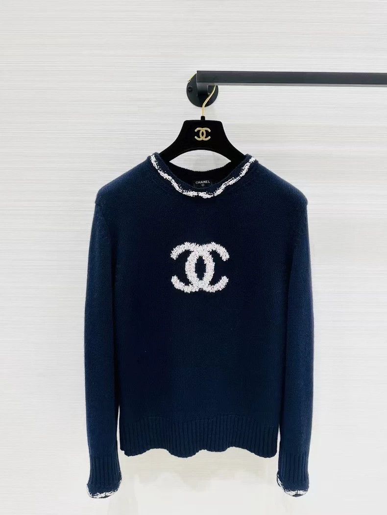 Chanel Chanel Large logo sweater Size XXS / US 00 / IT 34 - 1 Thumbnail