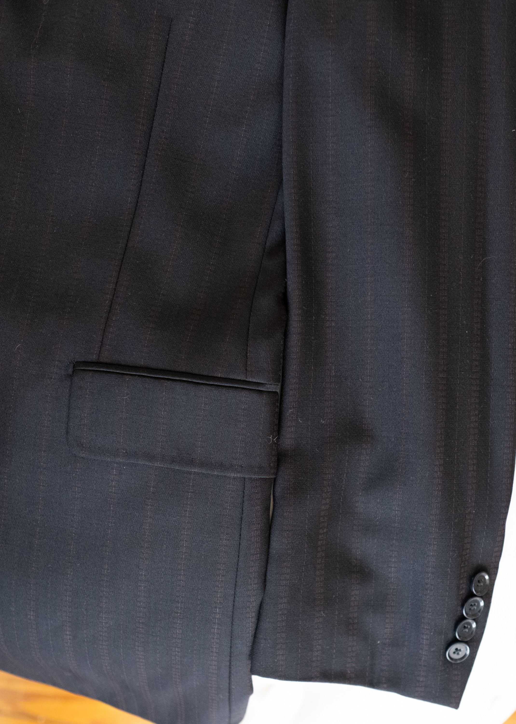 Dolce & Gabbana 38/40 R Dolce & Gabbana Suit. Dark Grey Wool Made Italy Size 38R - 9 Thumbnail