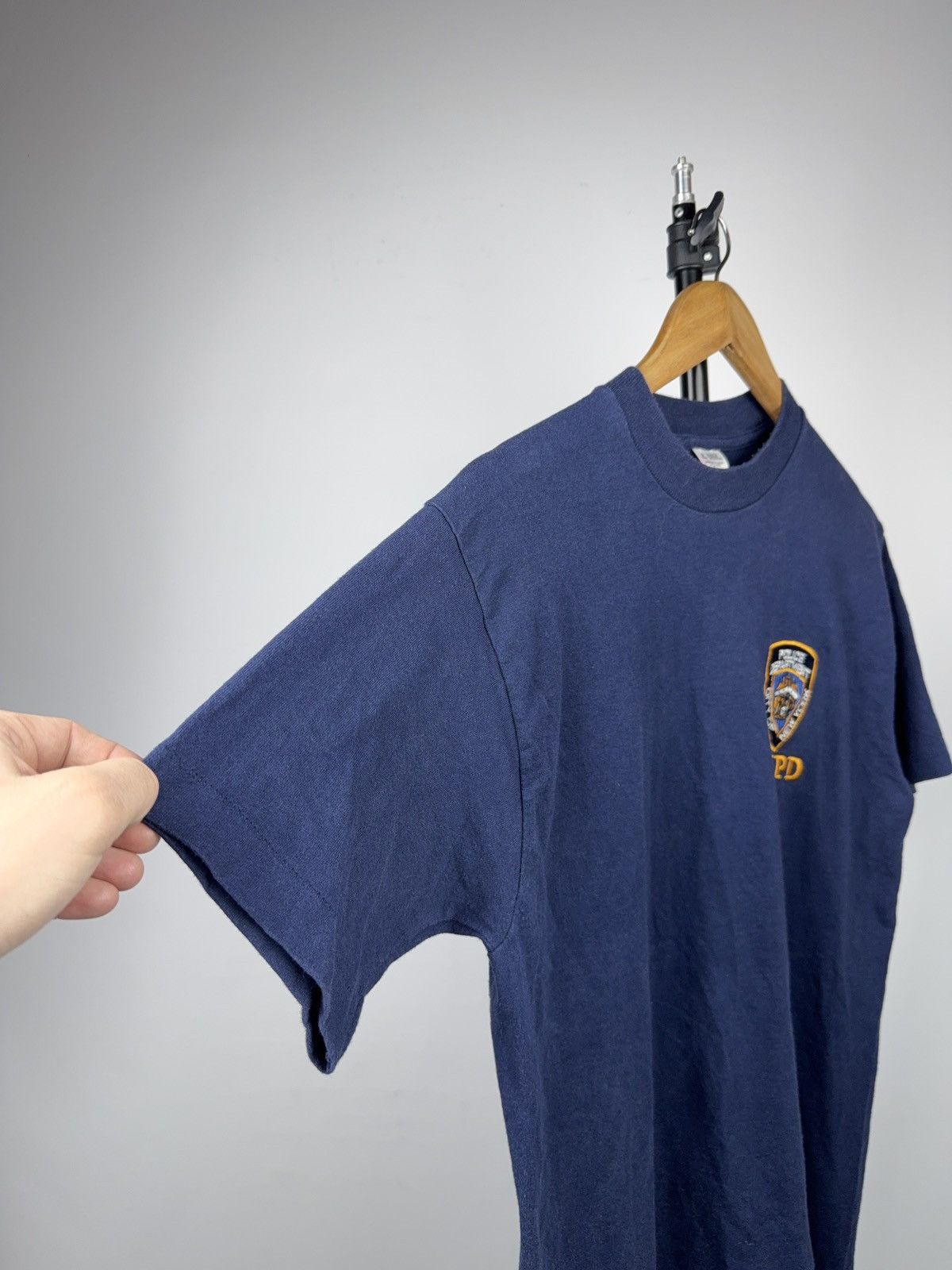 Vintage 90s Retro NYPD Embroidered Police Department Vintage T-Shirt Size US M / EU 48-50 / 2 - 4 Thumbnail