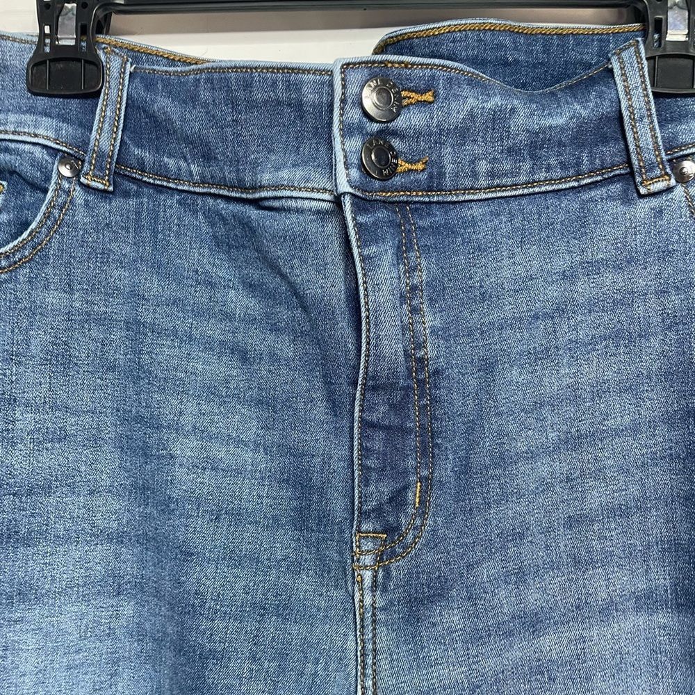 Other Lane Bryant Double Button Straight Leg Jeans Size 24 Size 42" / US 20 - 3 Thumbnail