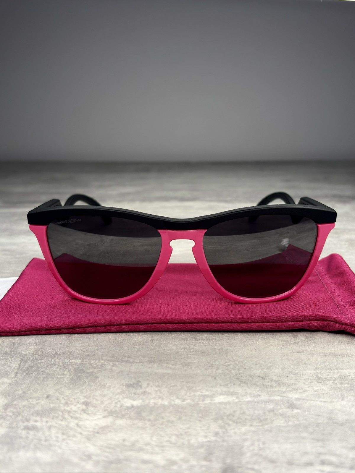 Oakley Oakley Sunglasses Frogskins Hybrid «Matte Black/Neon Pink» Size ONE SIZE - 3 Thumbnail
