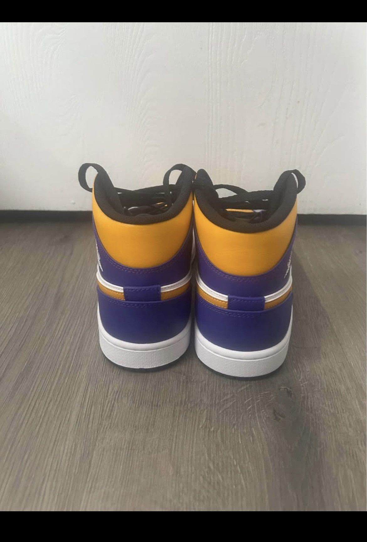 Nike Jordan 1 Mid Lakers- 7.5 Men’s Size US 7.5 / EU 40-41 - 4 Thumbnail