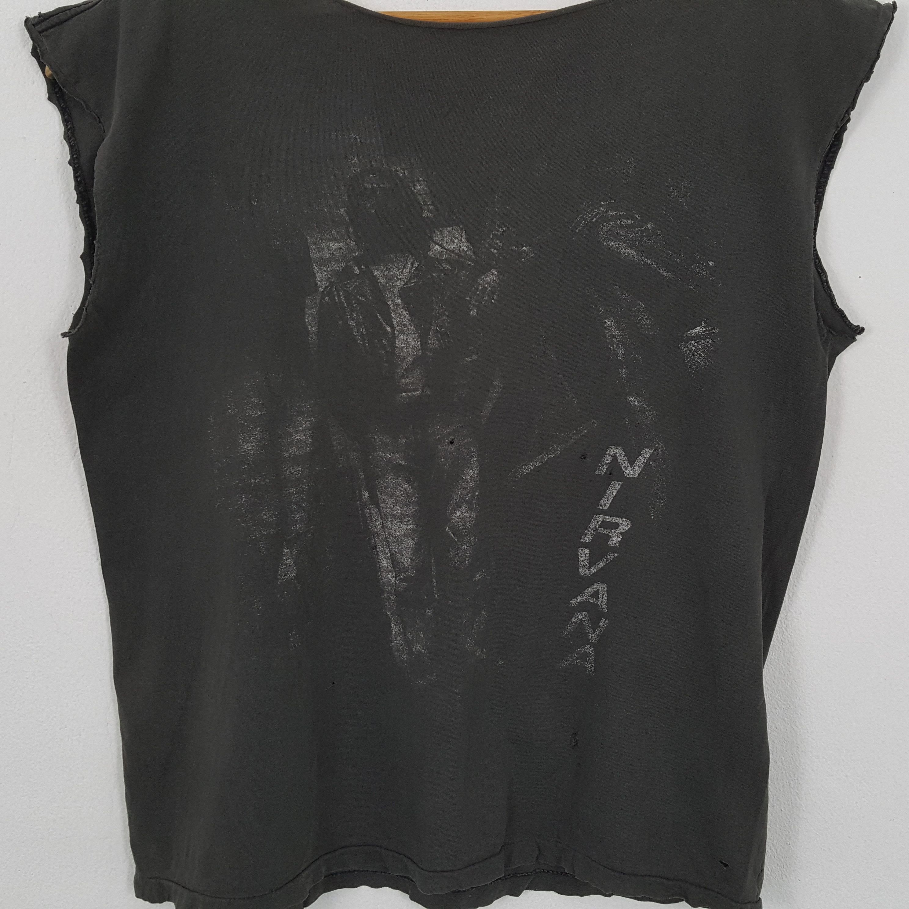 Band Tees × Vintage Vintage NIRVANA American Rock Band Distressed T-Shirts Size US L / EU 52-54 / 3 - 4 Thumbnail