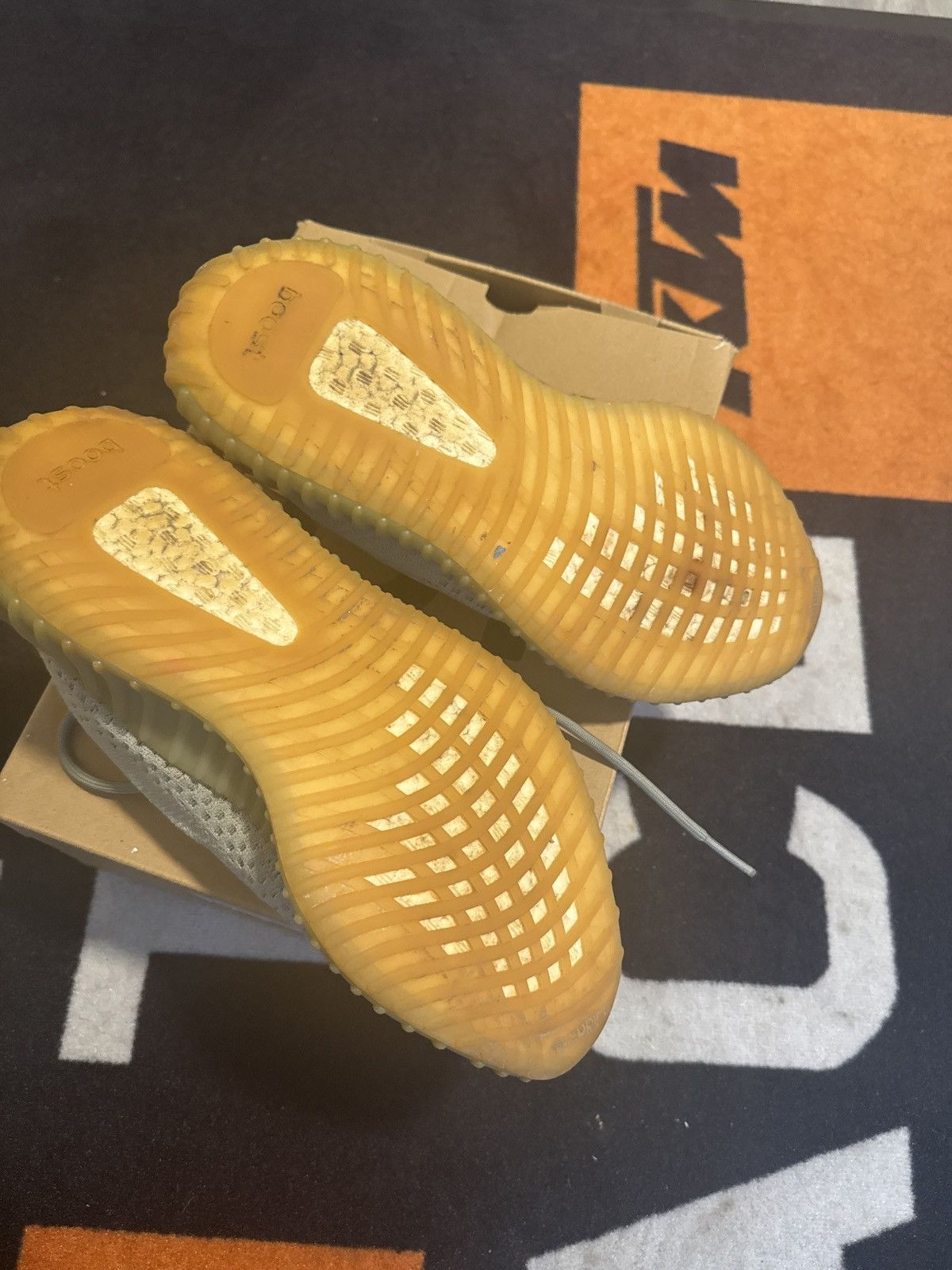 Adidas Yeezy 350 dessert sage v2 Size US 10.5 / EU 43-44 - 4 Thumbnail