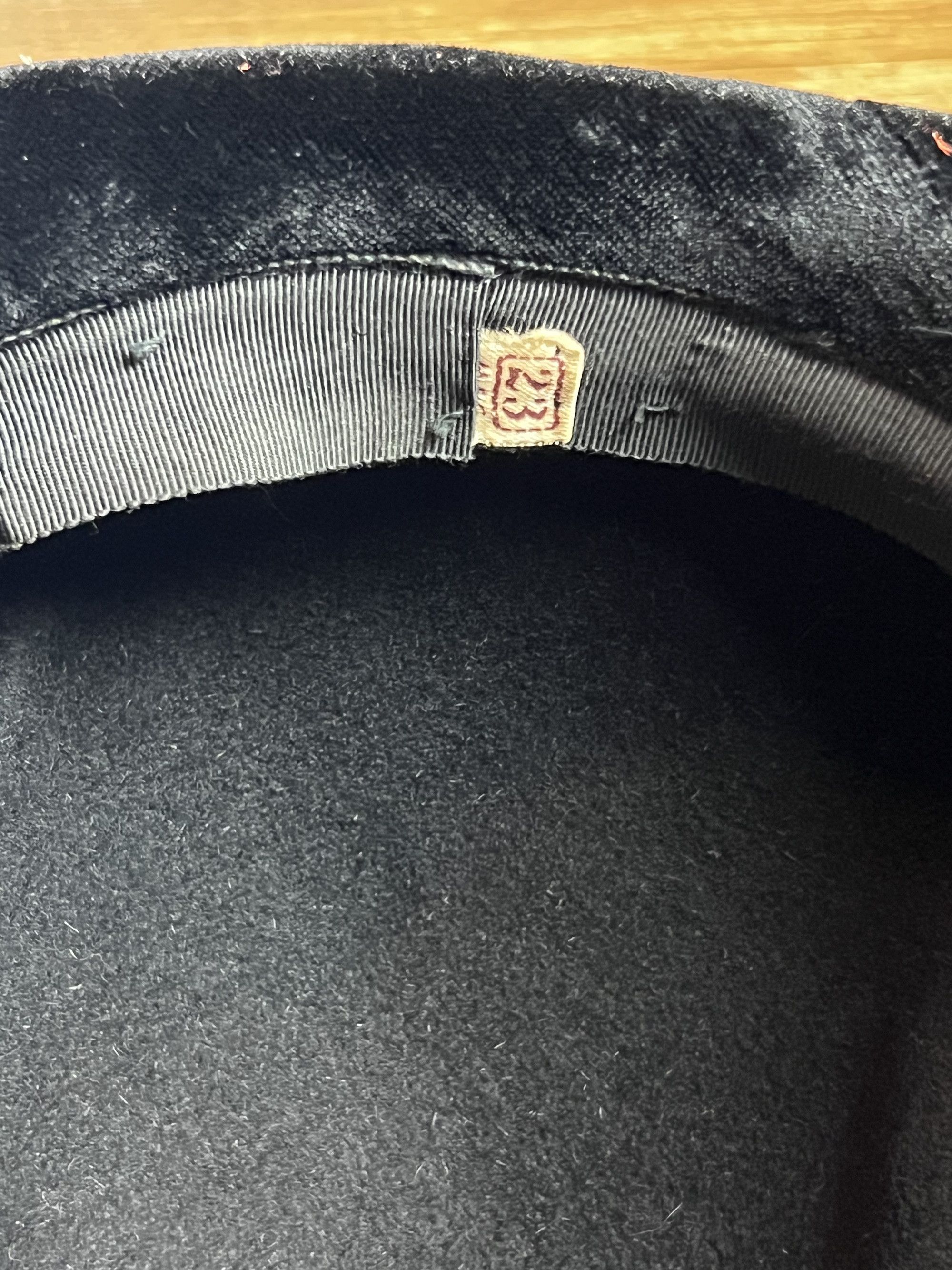 Vintage Vintage 1950's Black Cloche Hat w. Rhinestone Brooch Accent Size ONE SIZE - 7 Thumbnail