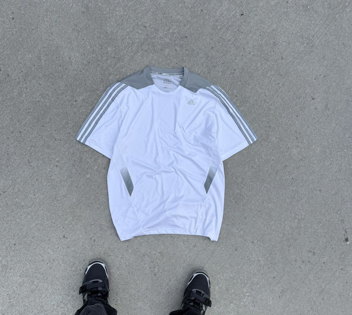 Other Vintage Adidas Y2K streetwear T-shirt Size US XL / EU 56 / 4 - 1 Thumbnail