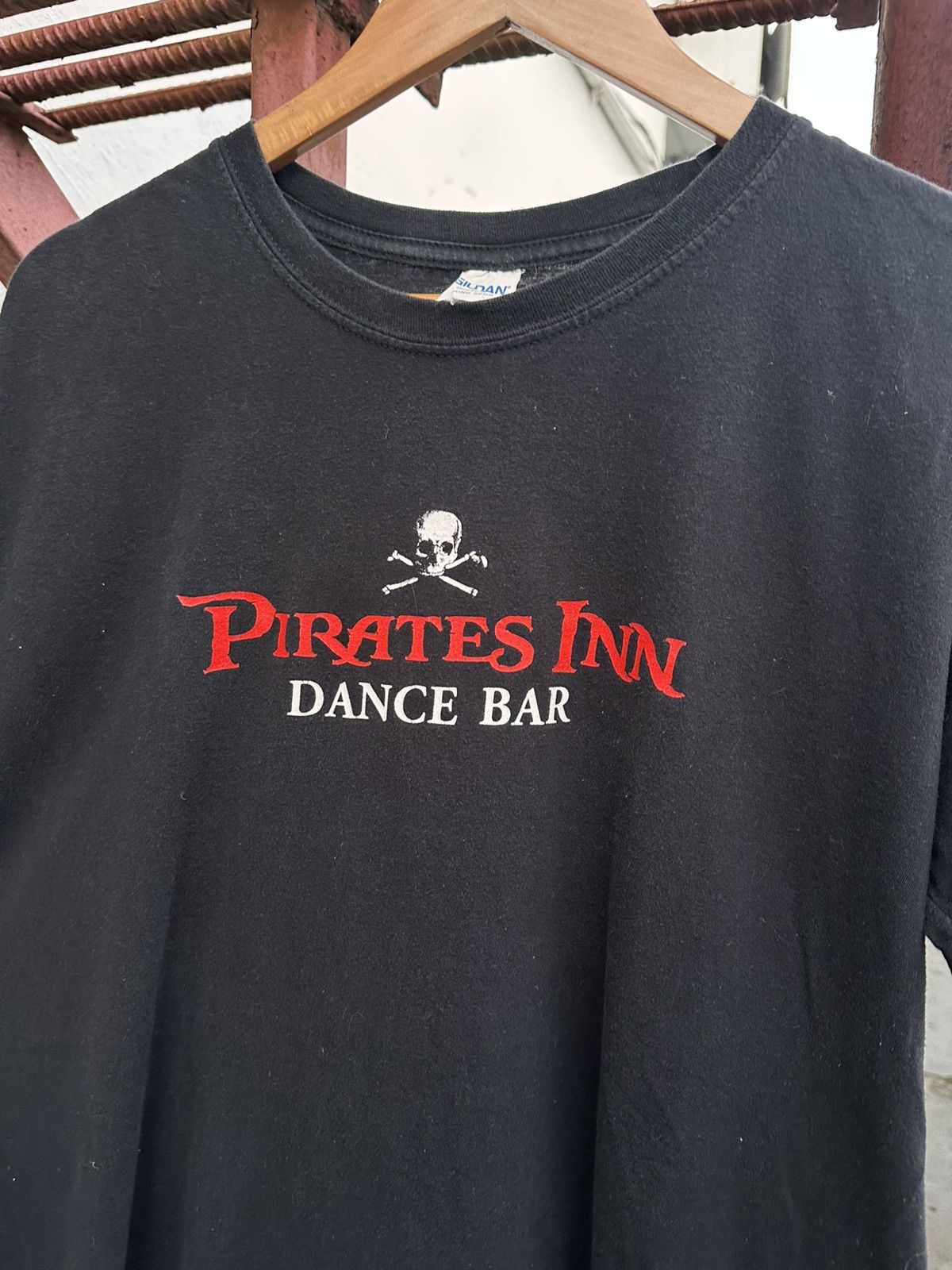 Vintage Vintage Pirates Of The Caribbean Movie T Shirt Black Size XL Size US XL / EU 56 / 4 - 3 Thumbnail