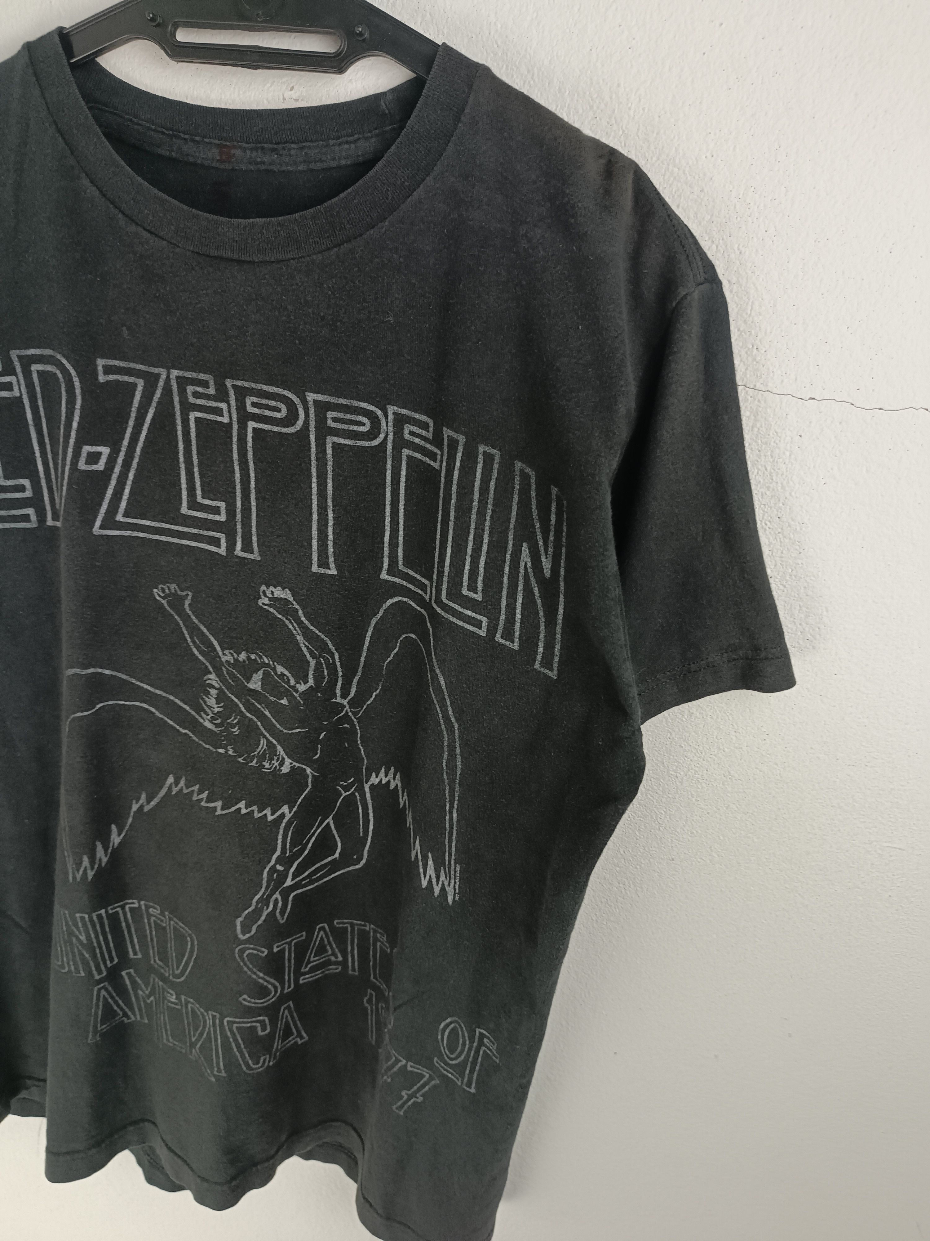 Vintage VINTAGE LED ZEPPELIN USA 1977 LOGO TEE rock stones beatles Size US M / EU 48-50 / 2 - 8 Thumbnail