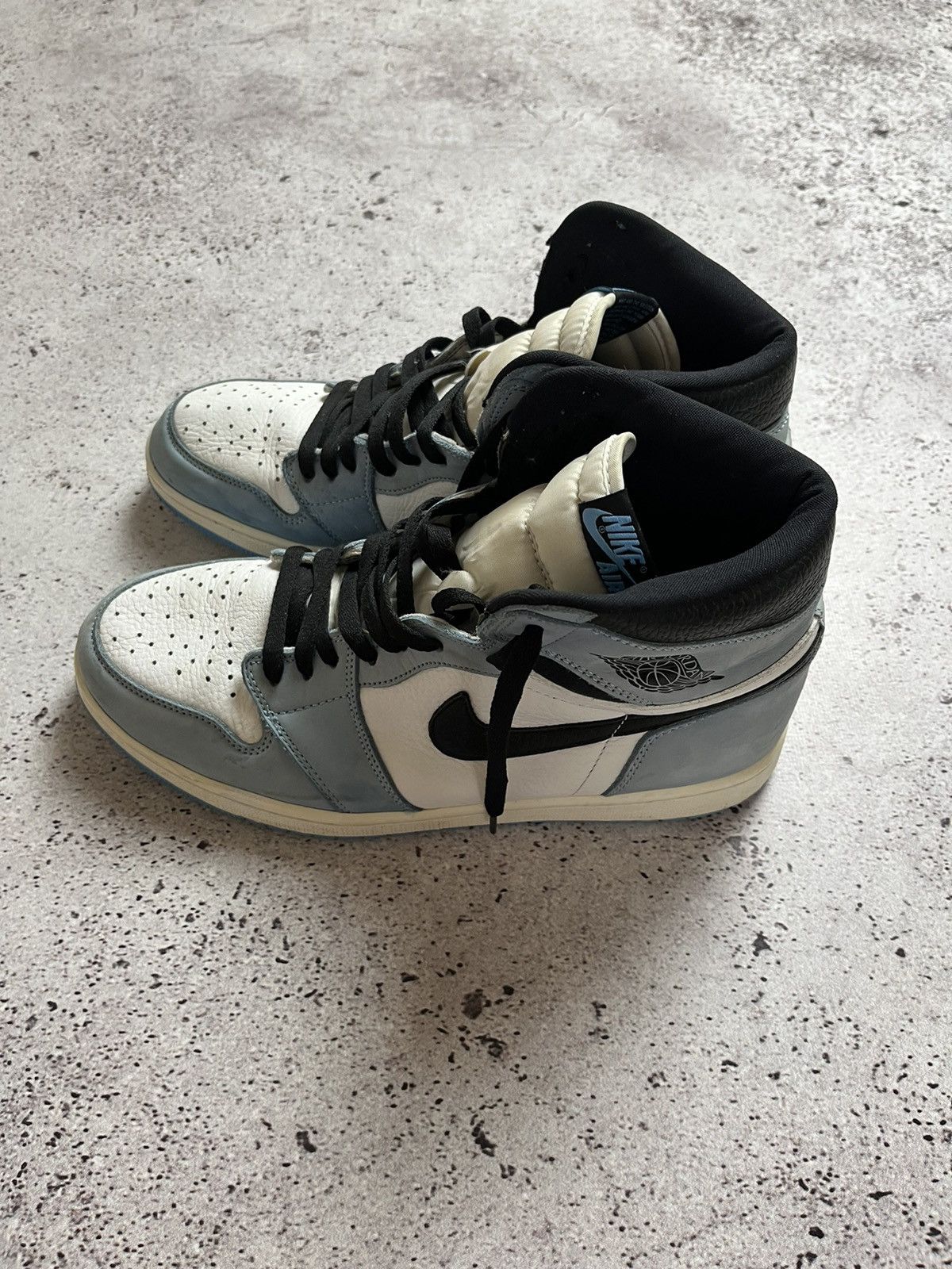 Jordan Brand × Nike Nike Air Jordan 1 Retro High University Blue 555088-134 Size US 10 / EU 43 - 3 Thumbnail