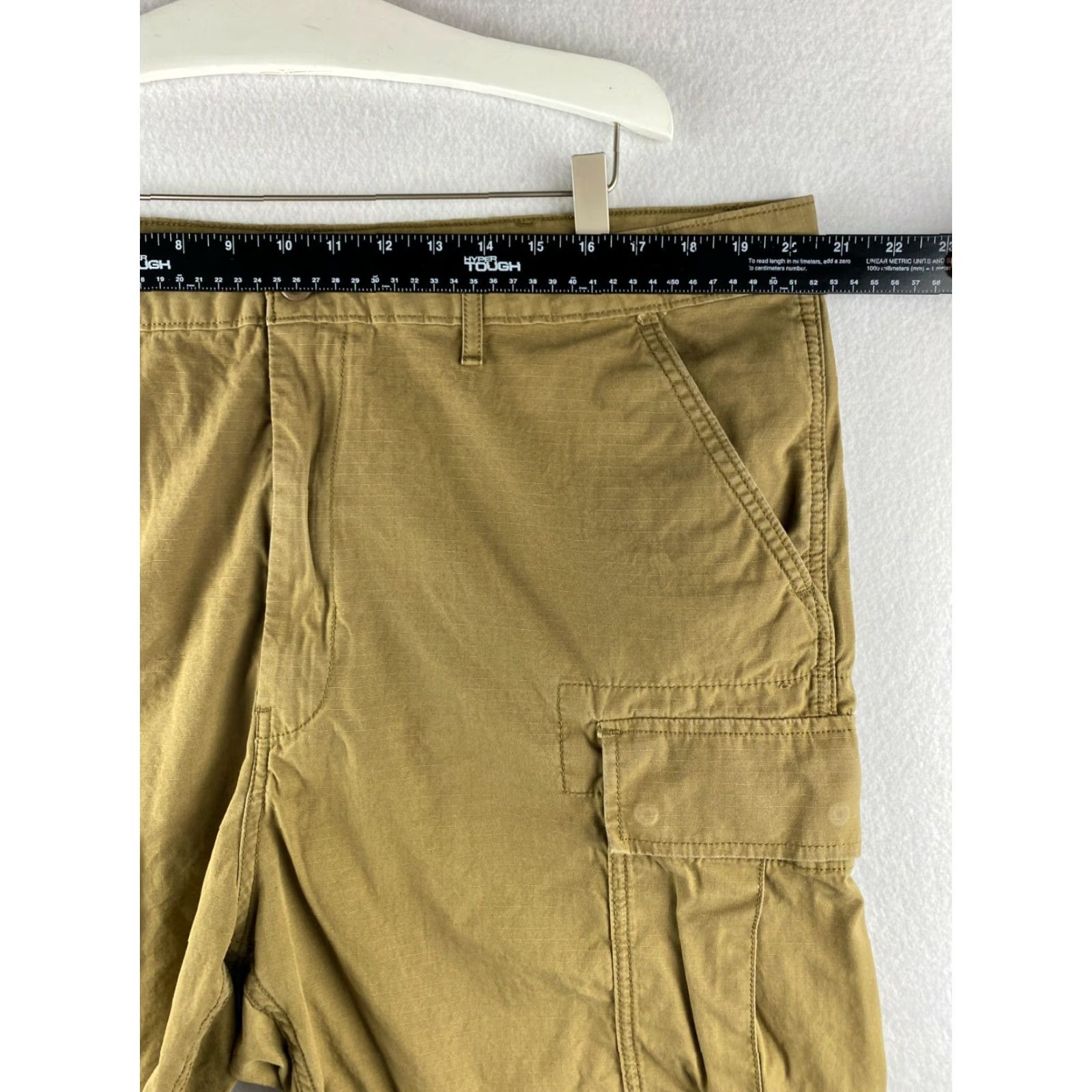 Levi's Levi's Cargo Shorts Mens 40 Khaki Cotton Flap Pockets Hiking Comfort Utility Clothing Size US 40 / EU 56 - 3 Thumbnail