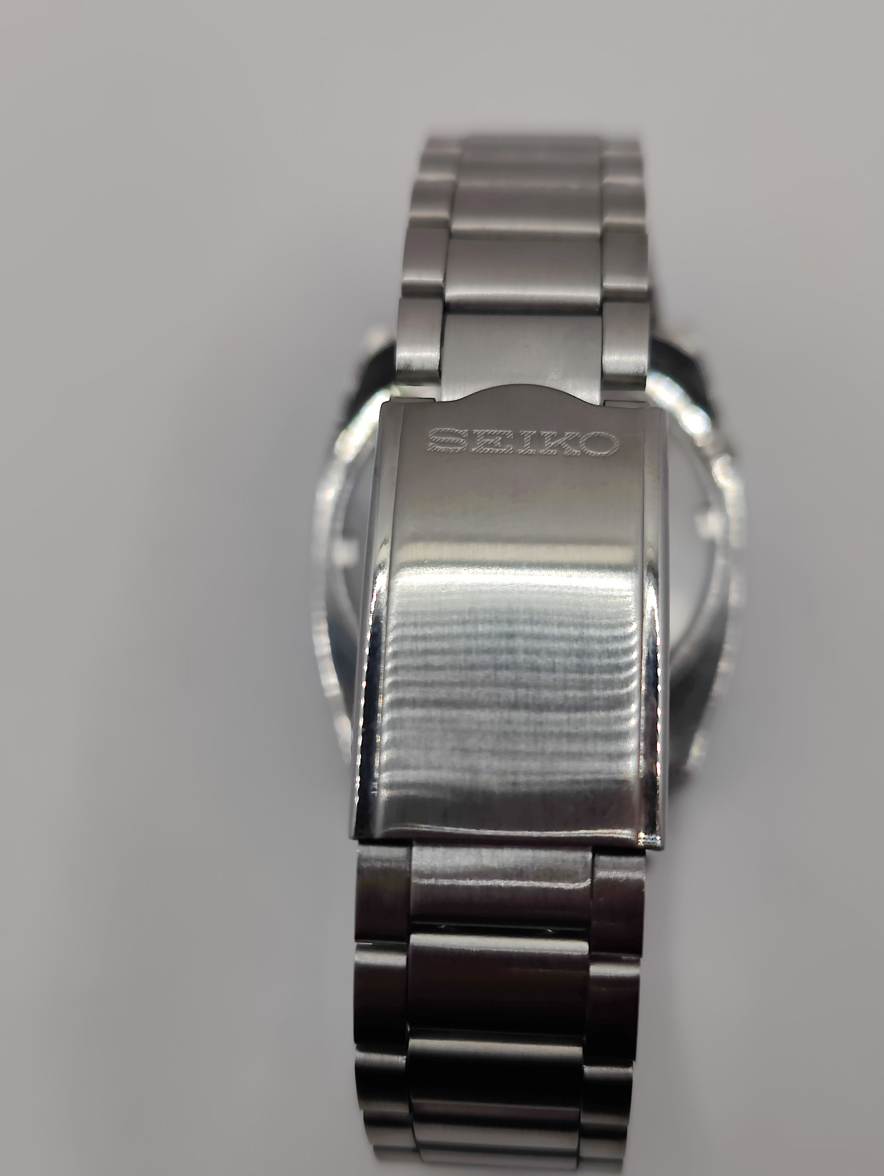 Seiko Seiko5 Automatic Day/Date Men's wrist watch Japan Size 36 - 8 Thumbnail