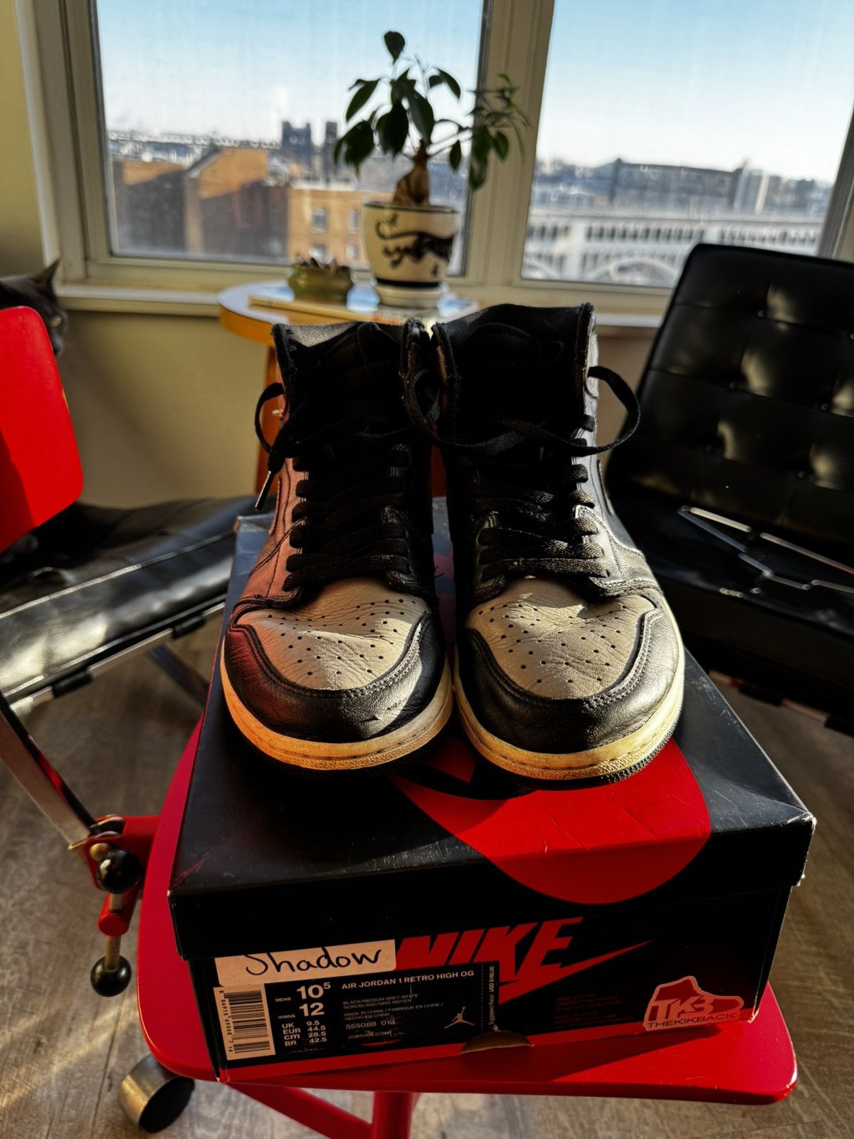Nike Nike Air Jordan 1 Retro High OG 'Shadow' 2018 Size US 10.5 / EU 43-44 - 2 Thumbnail