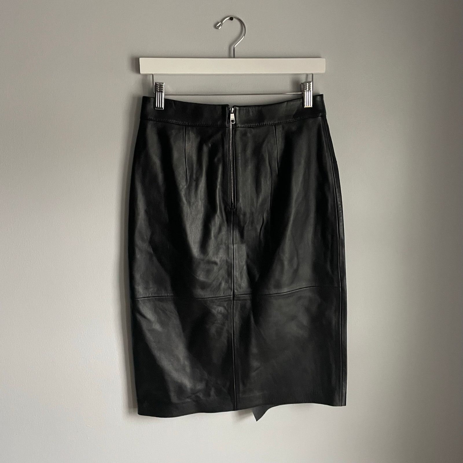 Hugo Boss 100% Lamb Leather Hugo Boss Black Pencil Skirt Asymetrical 4 Size 27" / US 4 / IT 40 - 3 Thumbnail