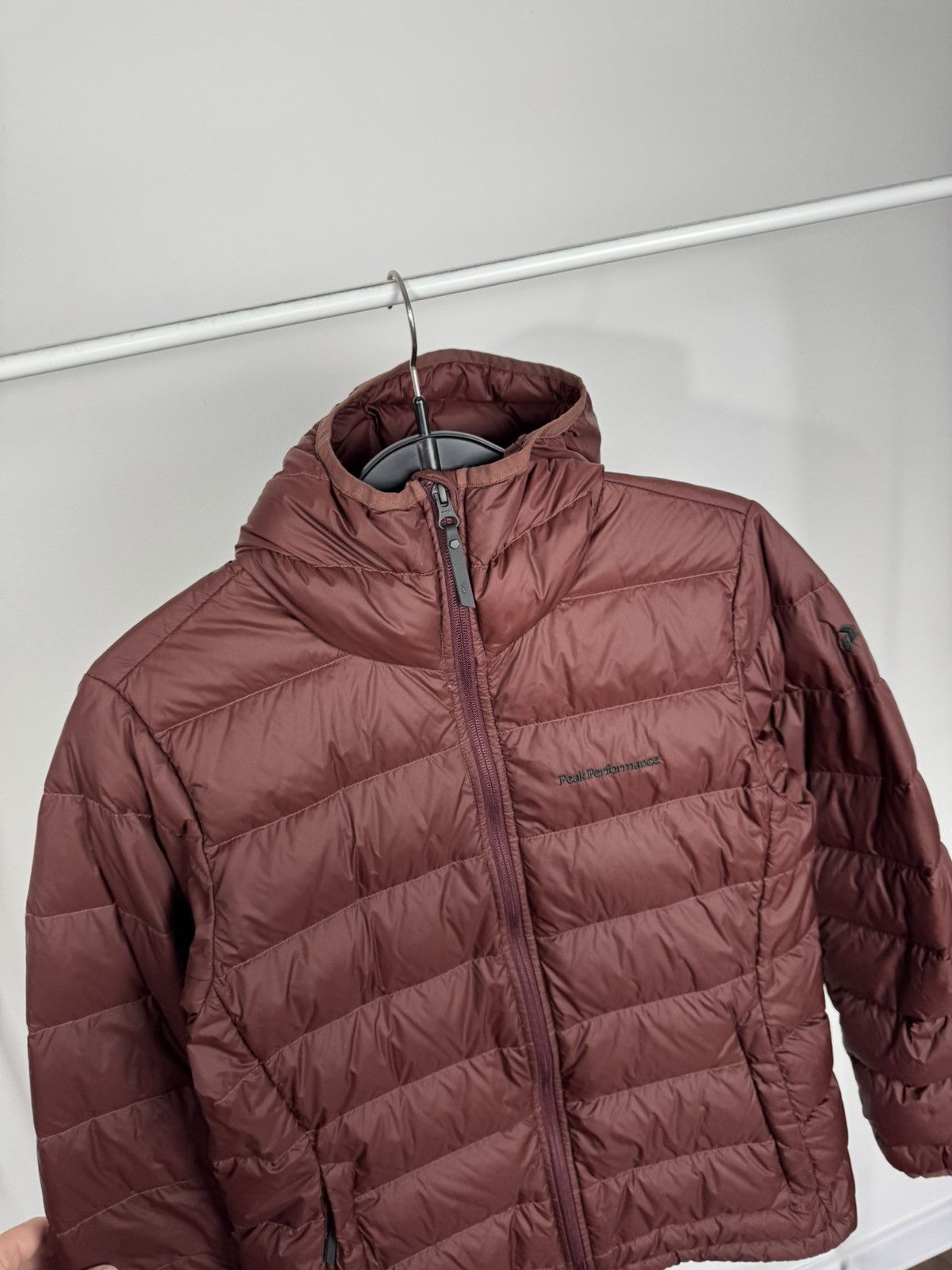 Peak Performance Peak Performance Women Hooded Down Puffer Jacket Burgundy M Size M / US 6-8 / IT 42-44 - 6 Thumbnail