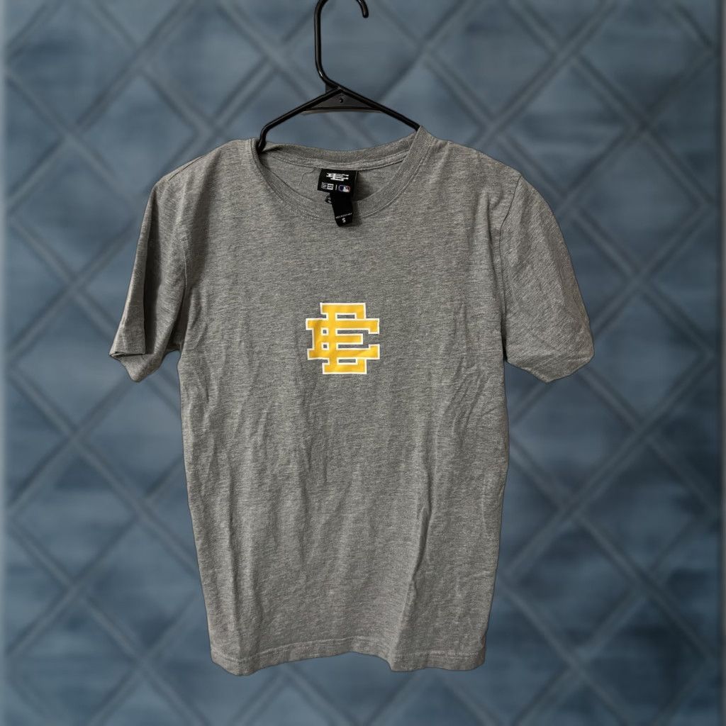 Eric Emanuel ERIC EMANUEL x NEW ERA Atlanta Braves MLB Grey T-Shirt S Mens Size US S / EU 44-46 / 1 - 1 Thumbnail