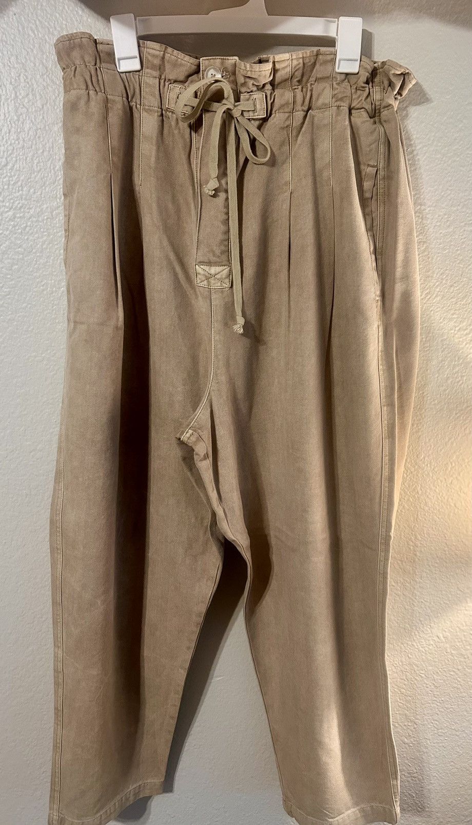 Free People Free People- Pleated Drawstring Sugar Kelp Paper Bag Pants Size 38" / US 16 / IT 52 - 1 Thumbnail