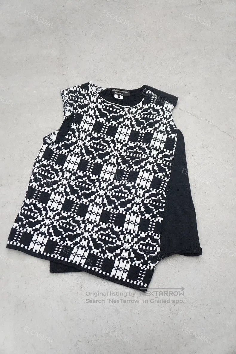 Comme des Garcons Comme Des Garcons Asymmetric design knitted vest Size M / US 6-8 / IT 42-44 - 1 Thumbnail