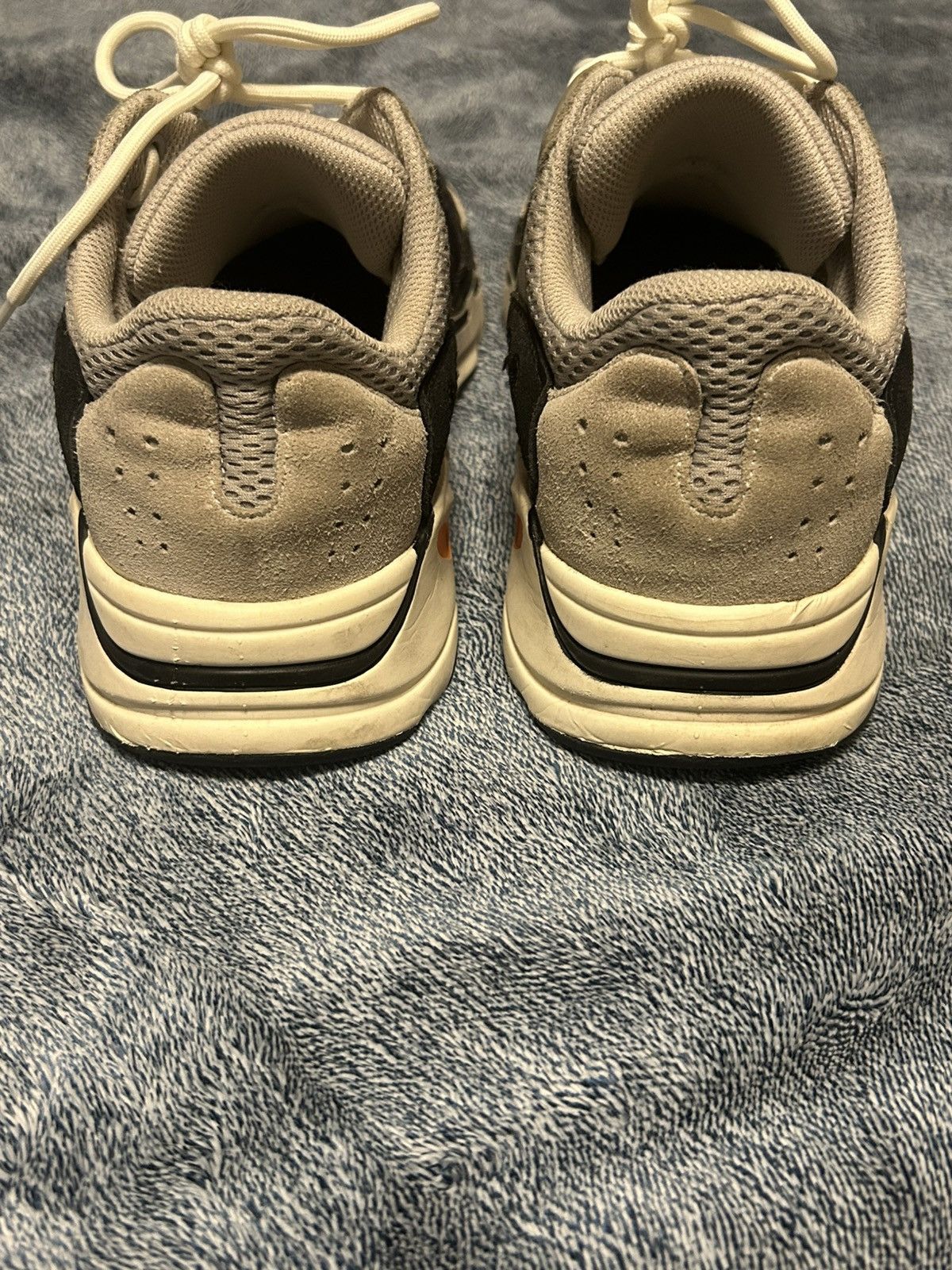 Yeezy Yeezy boost 700 wave runner 8/10 condition Size US 11 / EU 44 - 4 Thumbnail