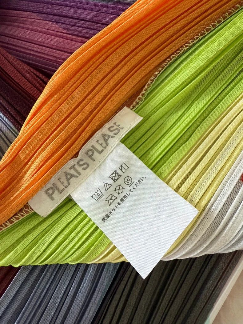 Issey Miyake Issey Miyake size:3 Colorful pleated limited edition dress Size S / US 4 / IT 40 - 3 Thumbnail