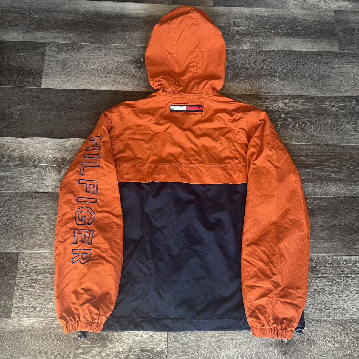 Tommy Hilfiger Vintage Tommy Hilfiger Nylon Ski Windbreaker Hooded Jacket Size US S / EU 44-46 / 1 - 2 Thumbnail