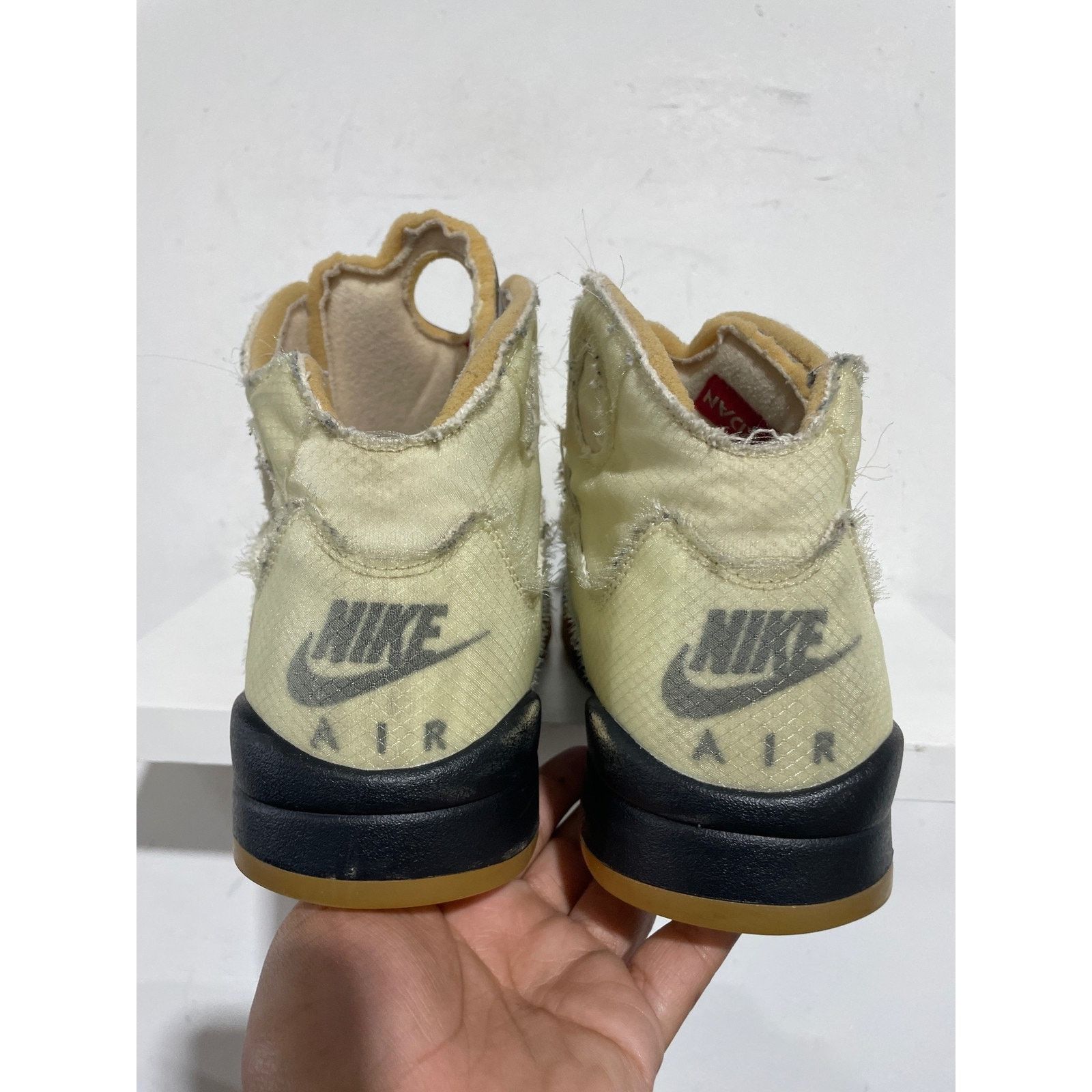 Nike JORDAN 5 RETRO OFF-WHITE SAIL SIZE 11 PREOWNED Size US 11 / EU 44 - 4 Thumbnail