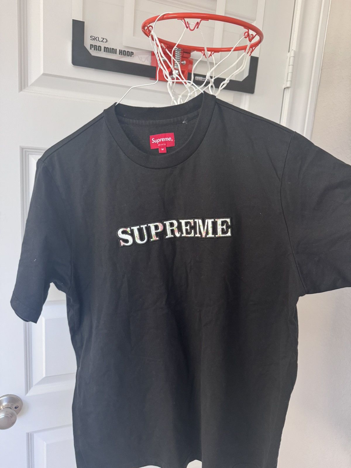 Supreme Supreme floral logo tee Size US M / EU 48-50 / 2 - 1 Thumbnail