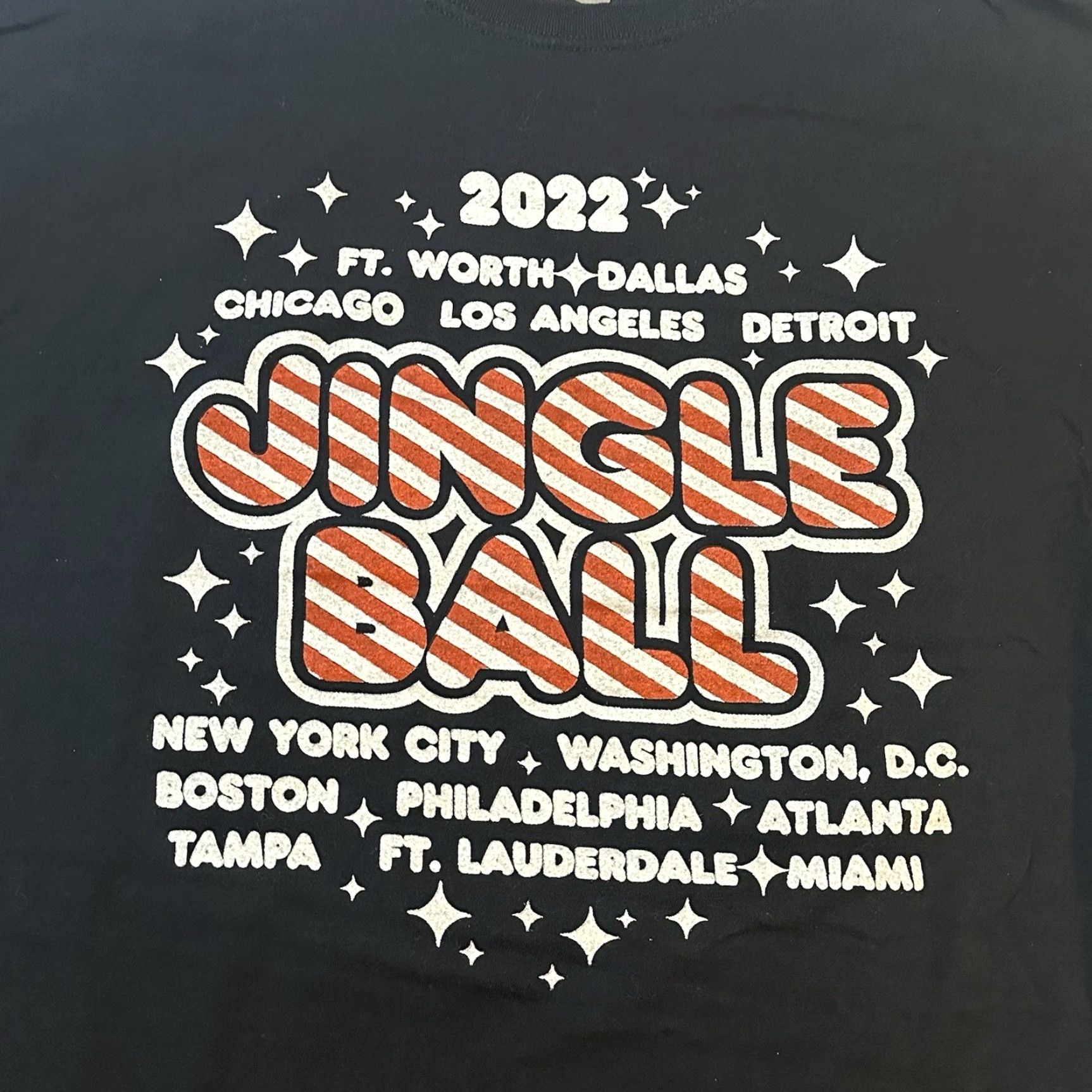Fruit Of The Loom Lizzo Khalid Pitbull Backstreet Boys Demi Lovato Jingle Ball Concert Tee Mens L Multicolor T-Shirt Christmas Music USA 2022 Event Ball Size US L / EU 52-54 / 3 - 3 Thumbnail