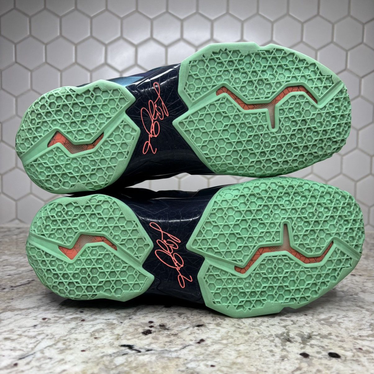 Nike Size 10.5-Nike LeBron 11 Akron vs. Miami Lightly Worn W/Box Size US 10.5 / EU 43-44 - 15 Thumbnail