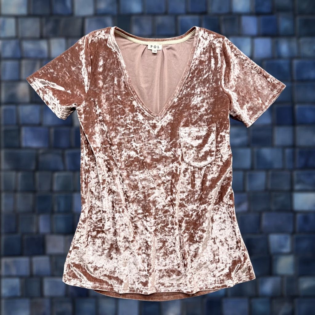 Vintage POL T-Shirt Women’s Pink Velour Front Pocket V-Neck Short Sleeve Pullover Regular Medium Velvet Pocket Tunic 90s? (adjusted) Size M / US 6-8 / IT 42-44 - 1 Thumbnail