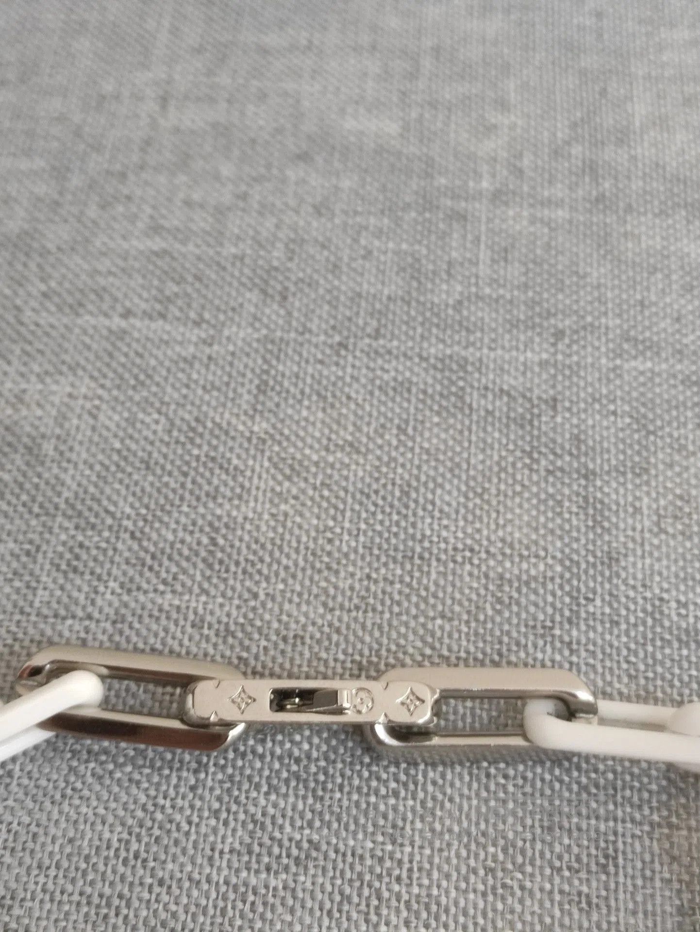 Louis Vuitton Louis Vuitton 20SS Ceramic Ink Logo Necklace. Size ONE SIZE - 5 Thumbnail