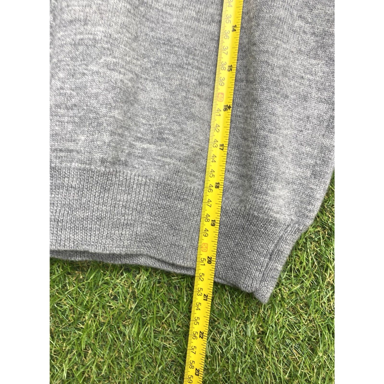 Talbots **Talbots Merino Wool Women's Medium Grey Slim Fit Classic Sweater** User: **Talbots Merino Wool Women's Medium Grey Slim Fit Classic Pullover** Size M / US 6-8 / IT 42-44 - 6 Thumbnail