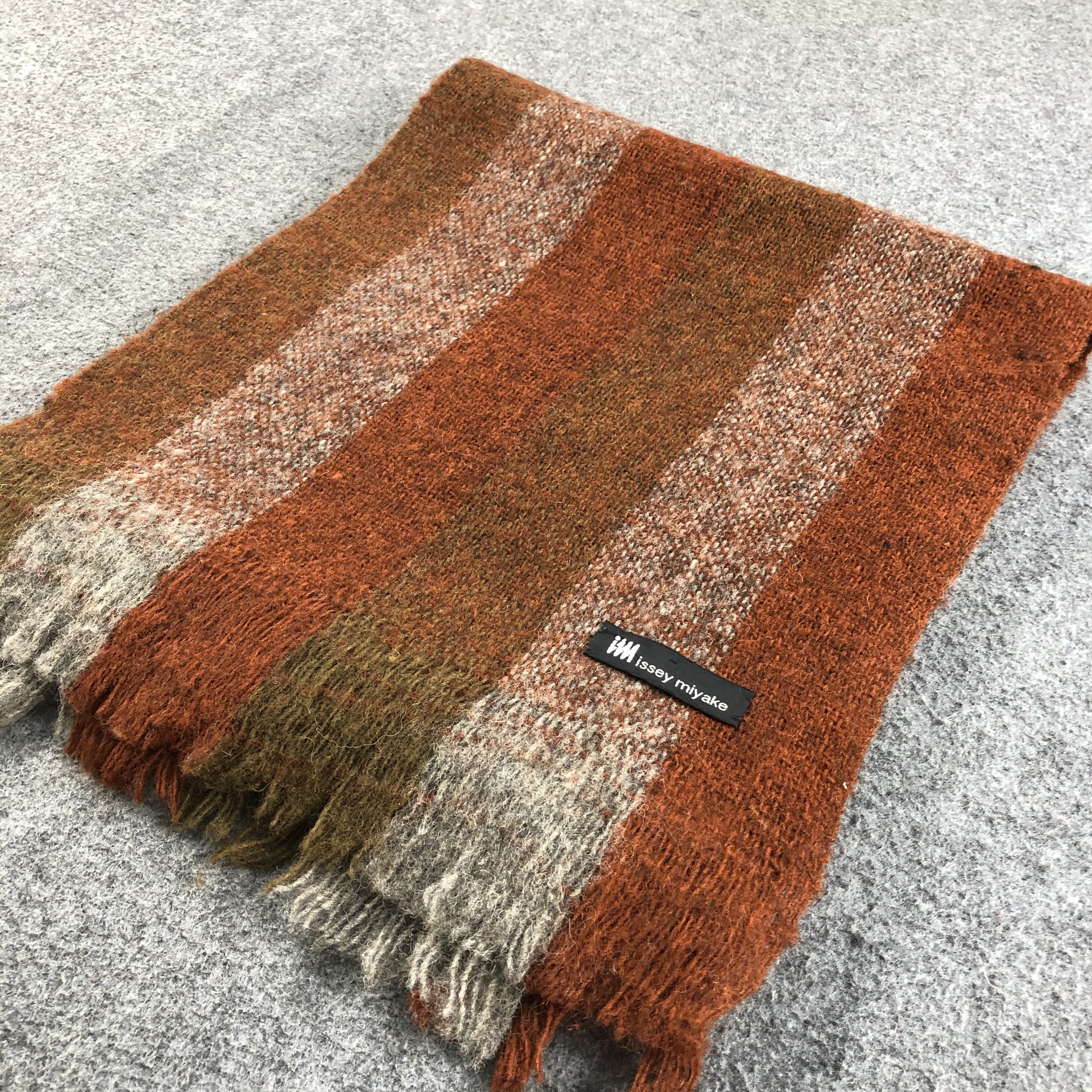 Issey Miyake Issey Miyake Rare Wool Scarf Muffler V763 Size ONE SIZE - 3 Thumbnail