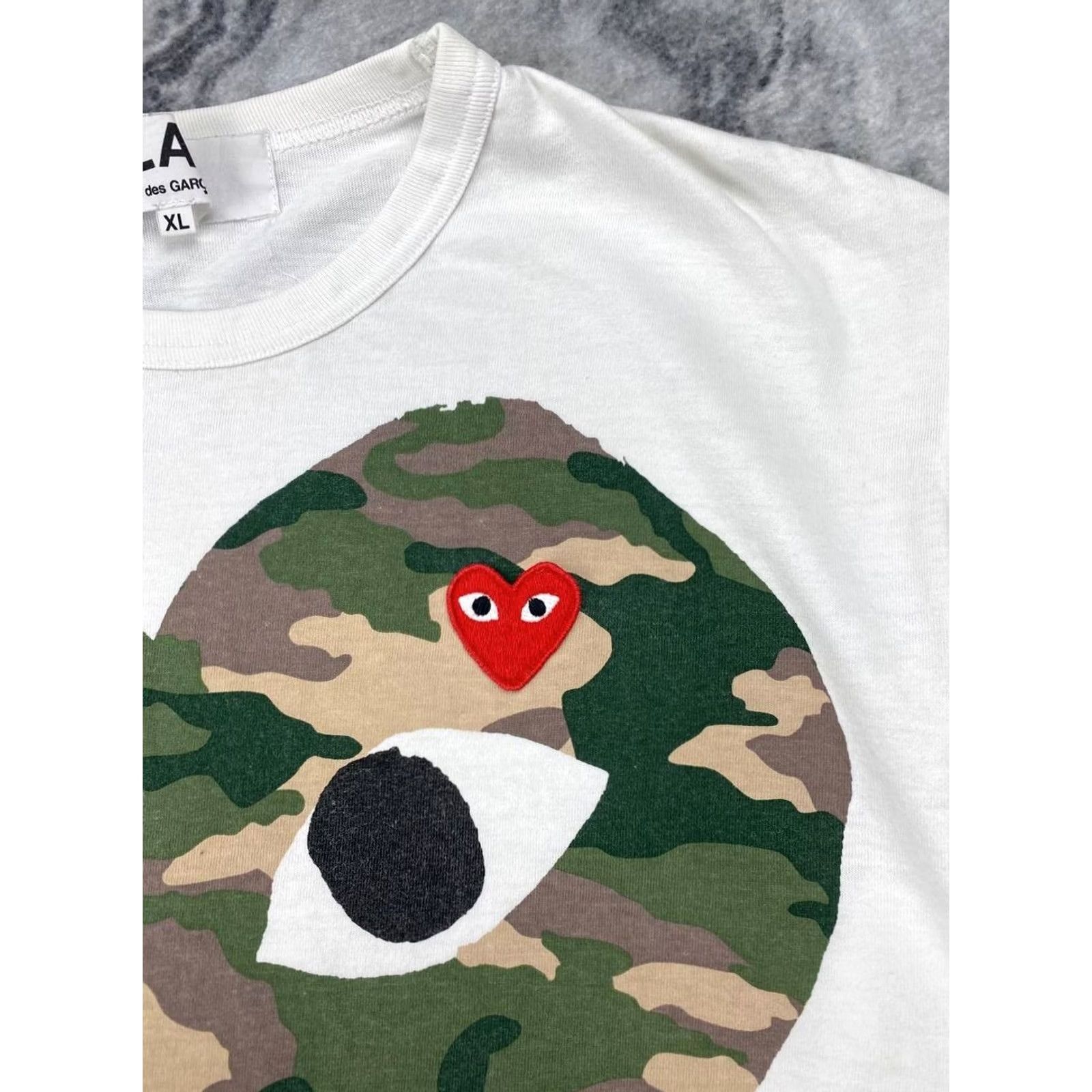Comme des Garcons Girl Comme Des Garçons Play Camo Heart T-Shirt Men XL White Size US XL / EU 56 / 4 - 3 Thumbnail