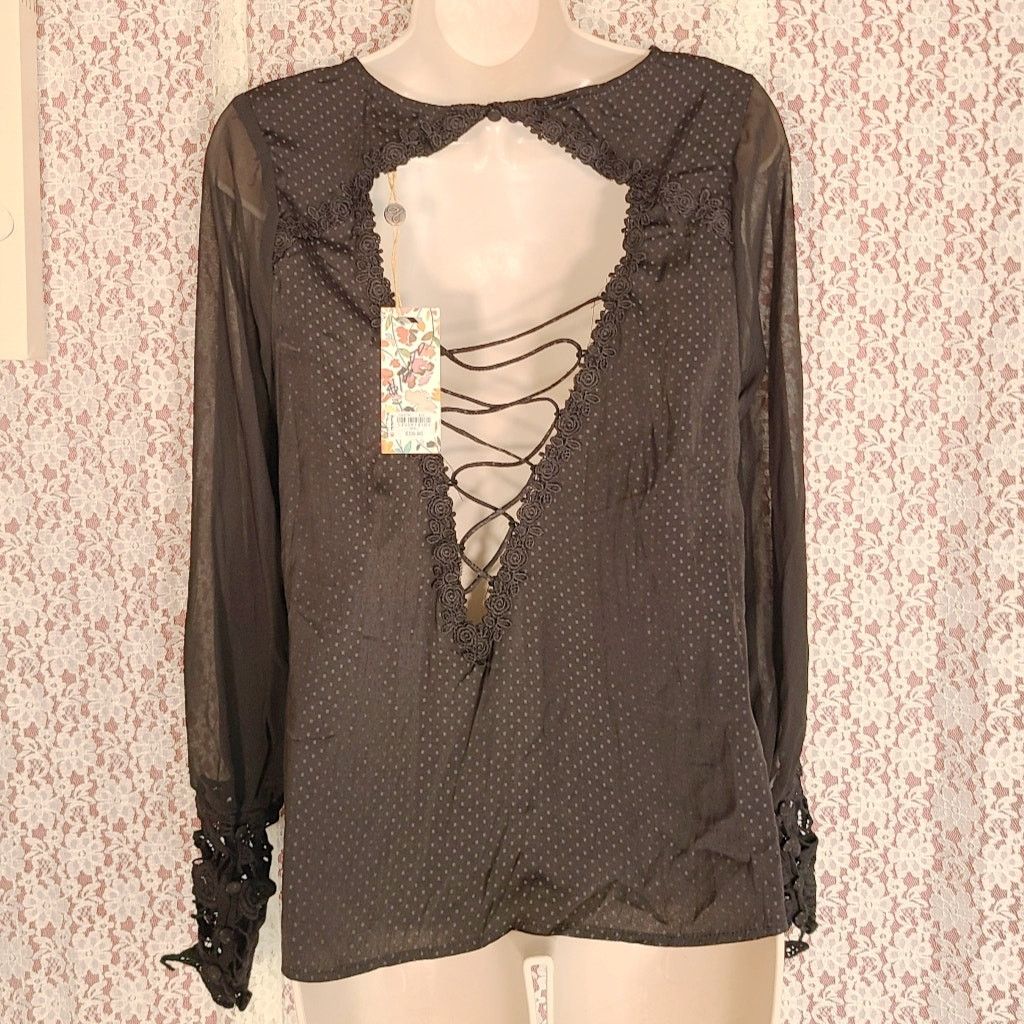 Other NWT Buckle Gimmicks black polka dot lace sleeve blouse small Size S / US 4 / IT 40 - 3 Thumbnail