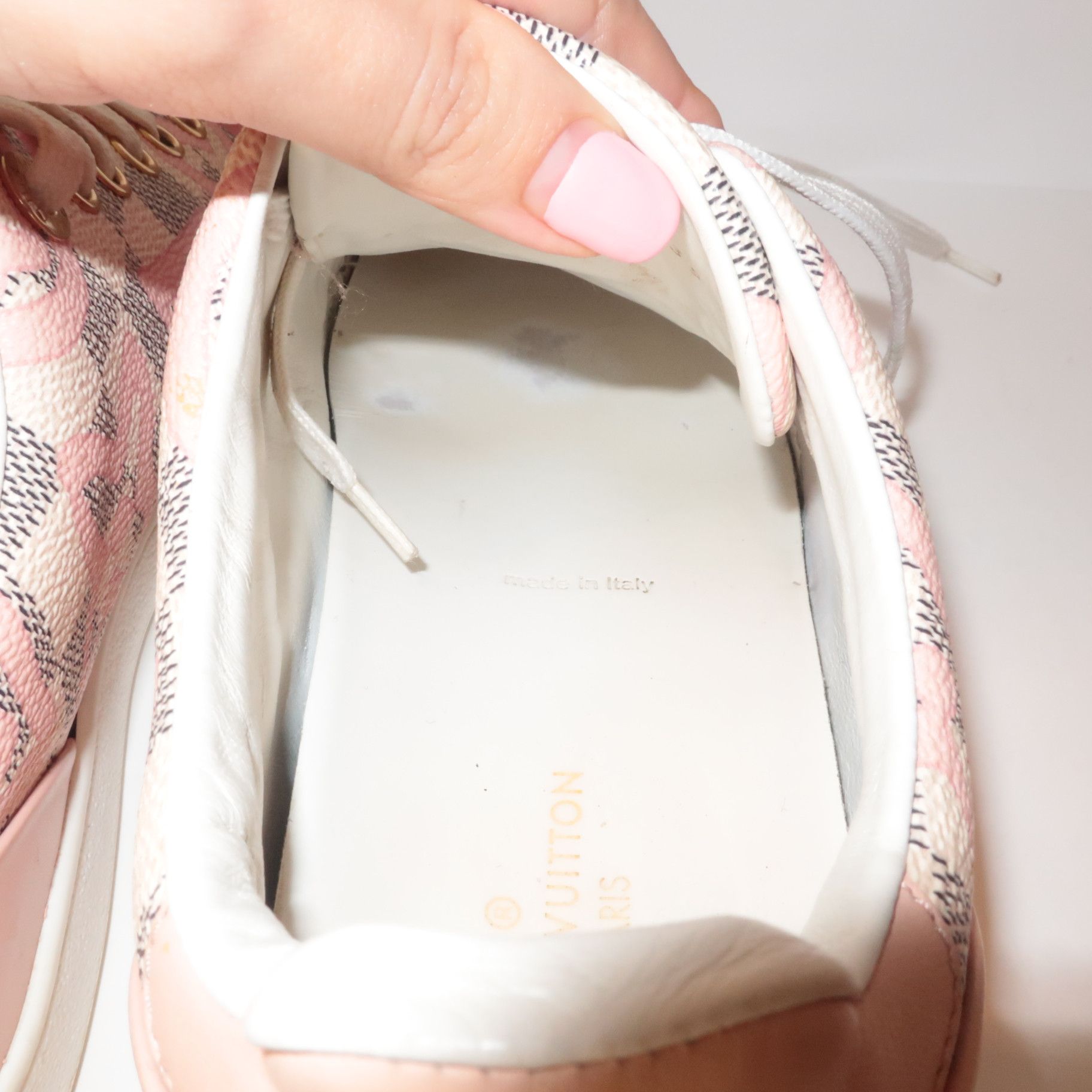 Louis Vuitton Louis Vuitton Tahitienne Pink Flower Sneakers Size US 9 / IT 39 - 19 Thumbnail