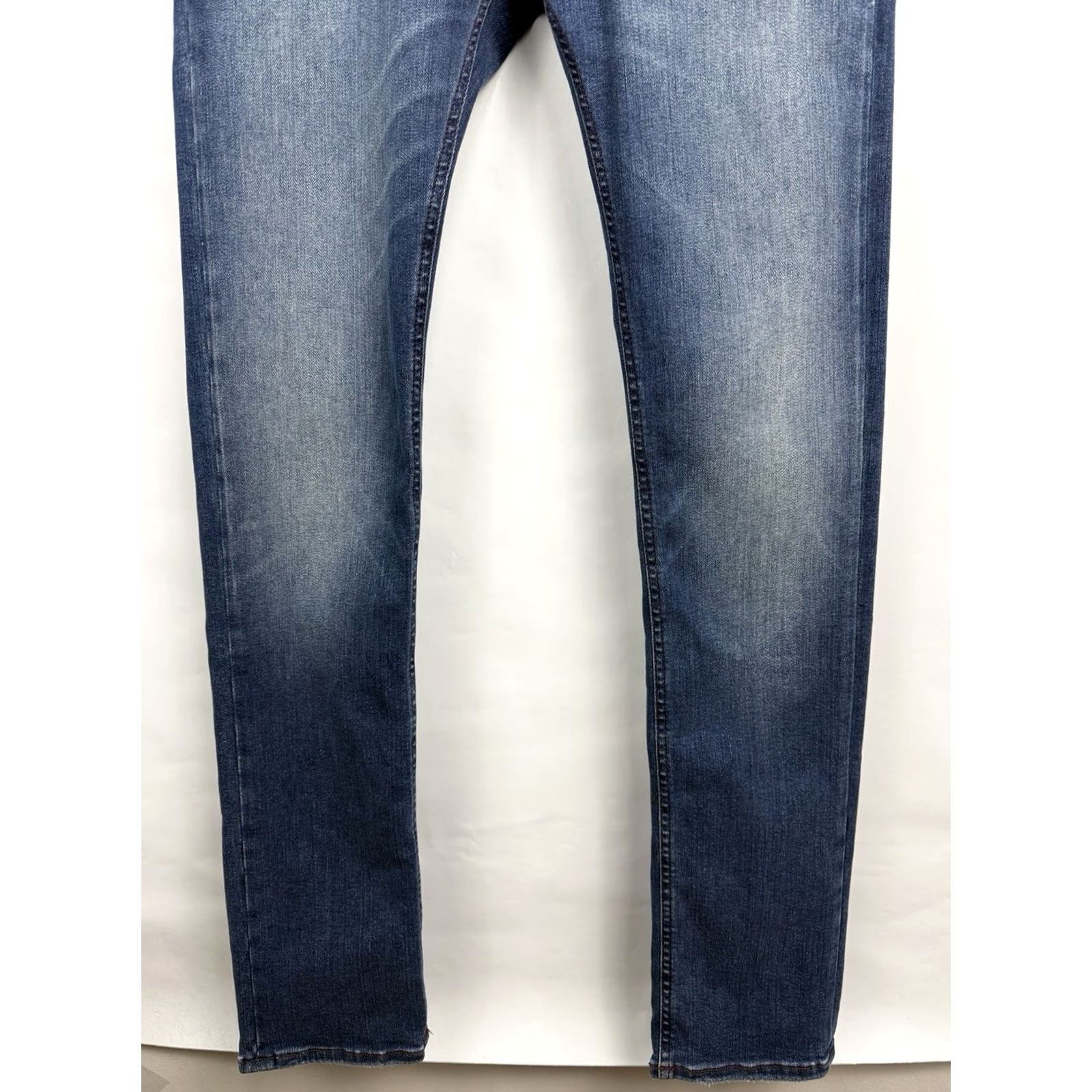 Vintage Handpicked Luxury Jeans Made in Italy Slim Fit Size 31 Jeans Men Blue Size US 31 - 5 Thumbnail