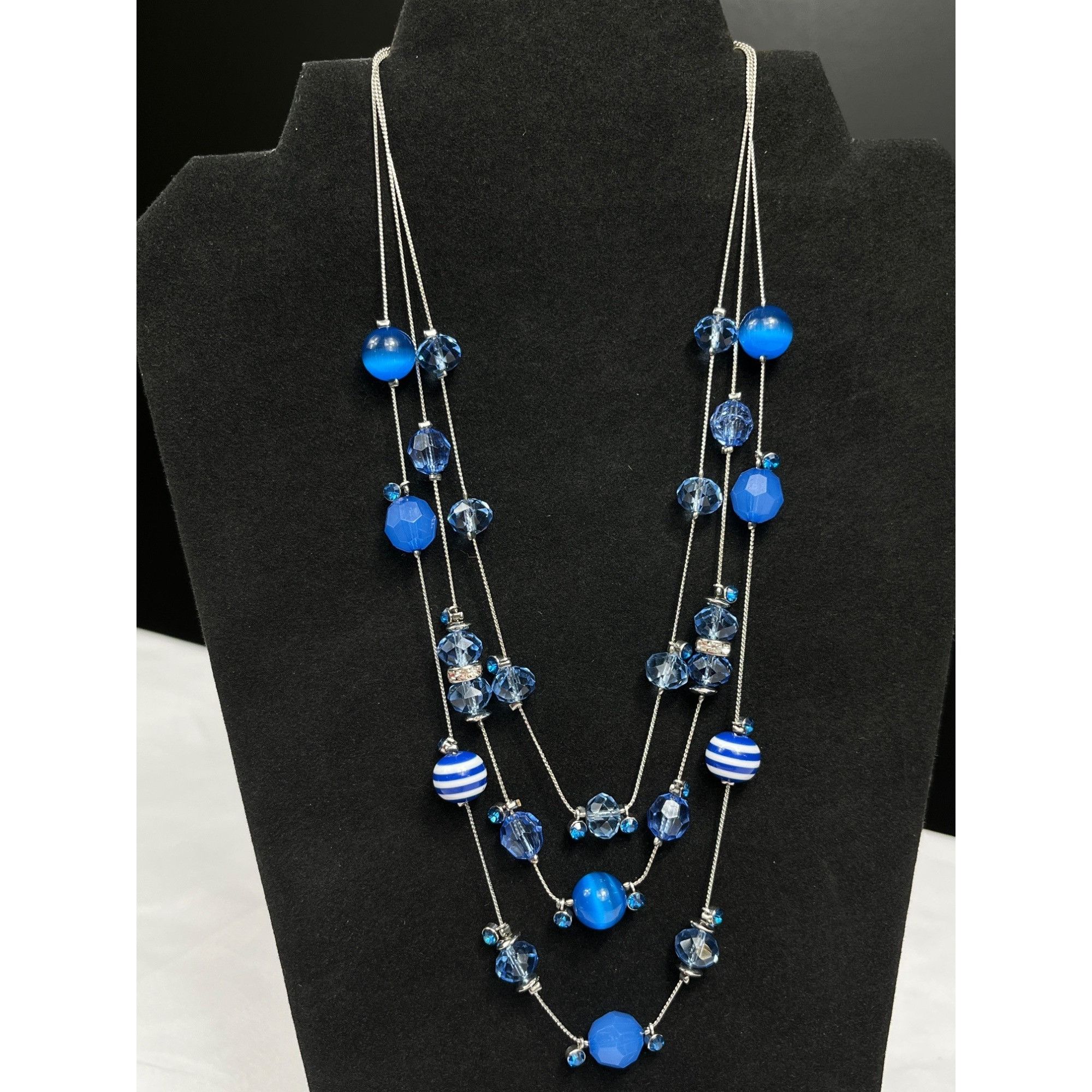 Vintage Layered SKU 038 Blue Beaded Necklace With Silver Chain Size ONE SIZE - 1 Thumbnail