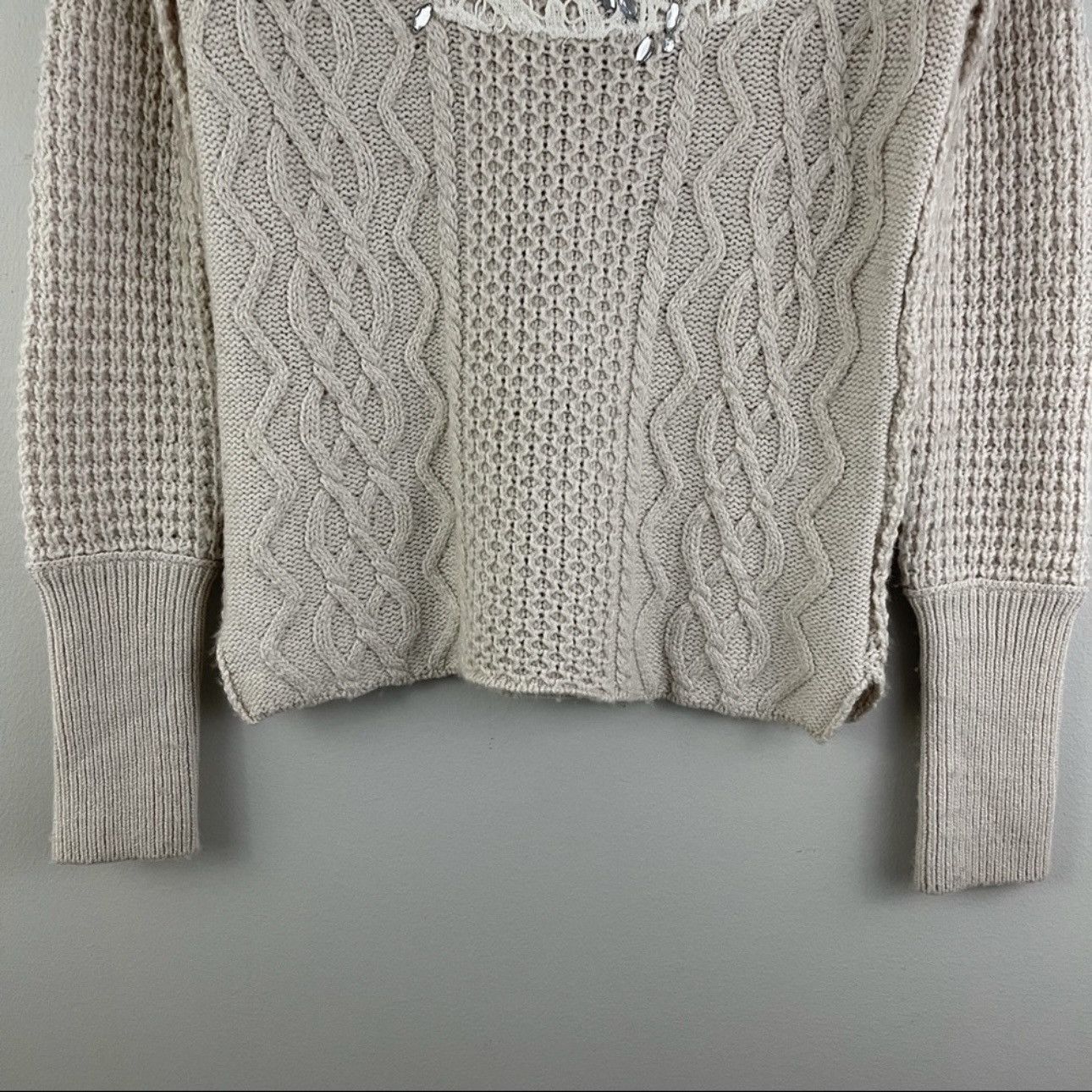 Free People FREE PEOPLE Ivory Creme Aurora Jewel Knit Sweater Size S / US 4 / IT 40 - 4 Thumbnail