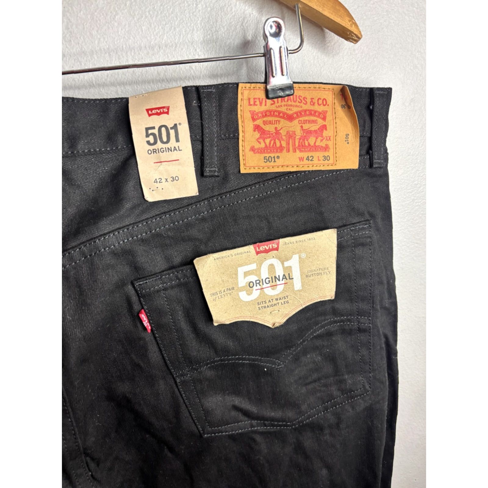 Levi's VINTAGE Levi's 501 Jeans Mens 42x30 Black High Rise Straight Button Fly Denim Straight Mens Black 501 Original Size US 42 / EU 58 - 2 Thumbnail