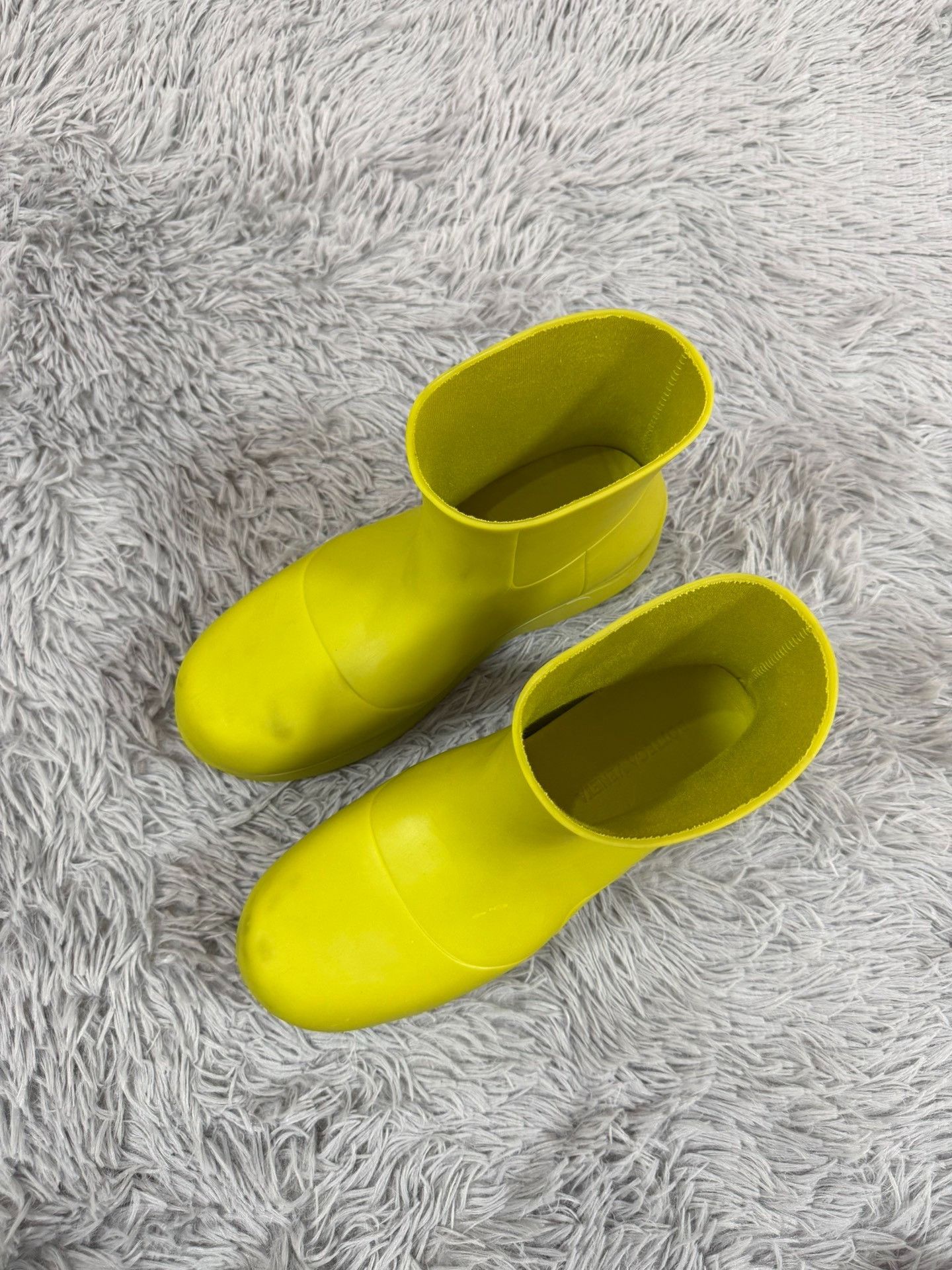 Bottega Veneta Bottega Veneta Glow Green Lowtop Sneakers us_10 Women Size US 10 / IT 40 - 1 Thumbnail