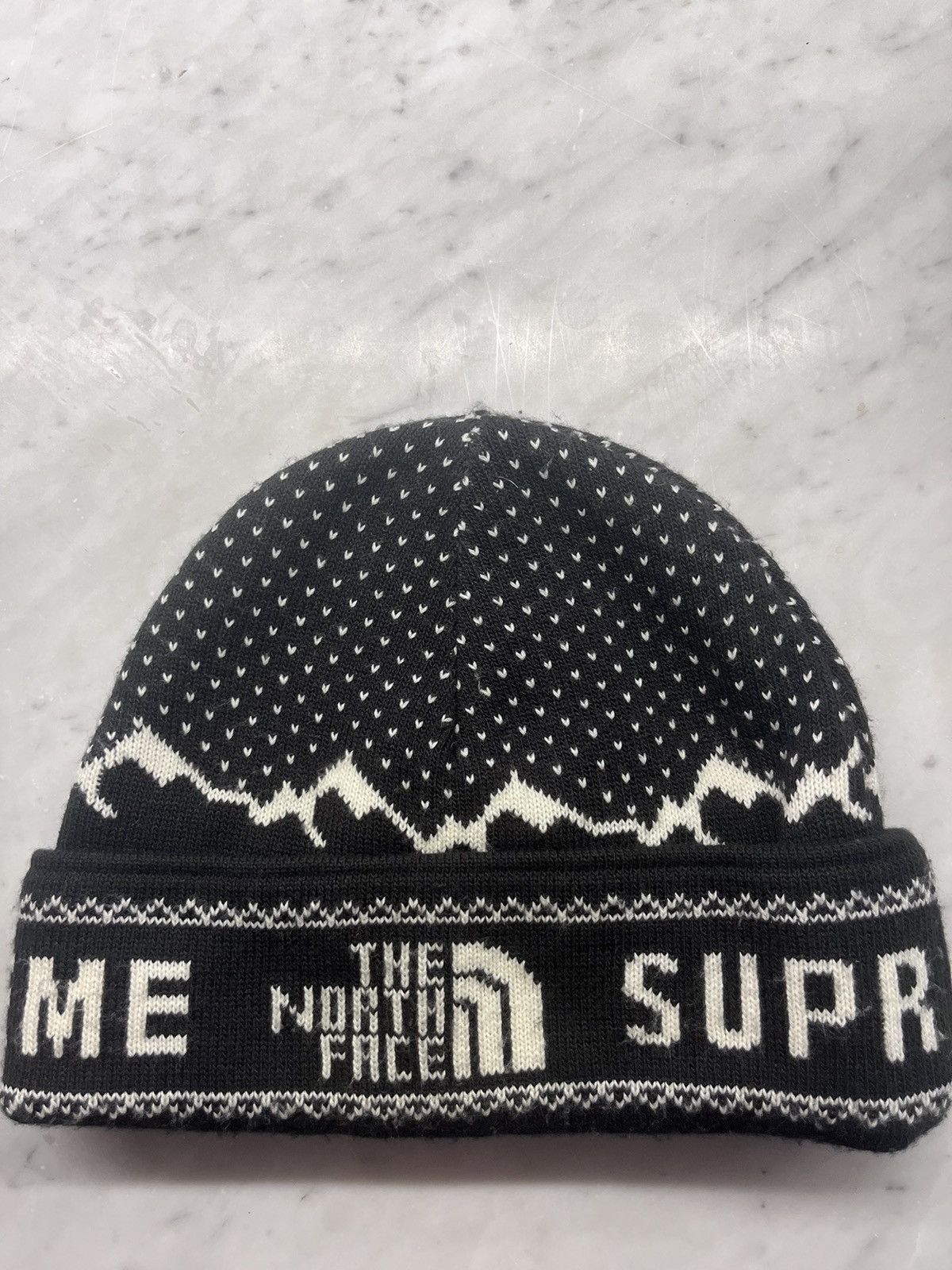 Supreme × The North Face Supreme x The North Face Fold