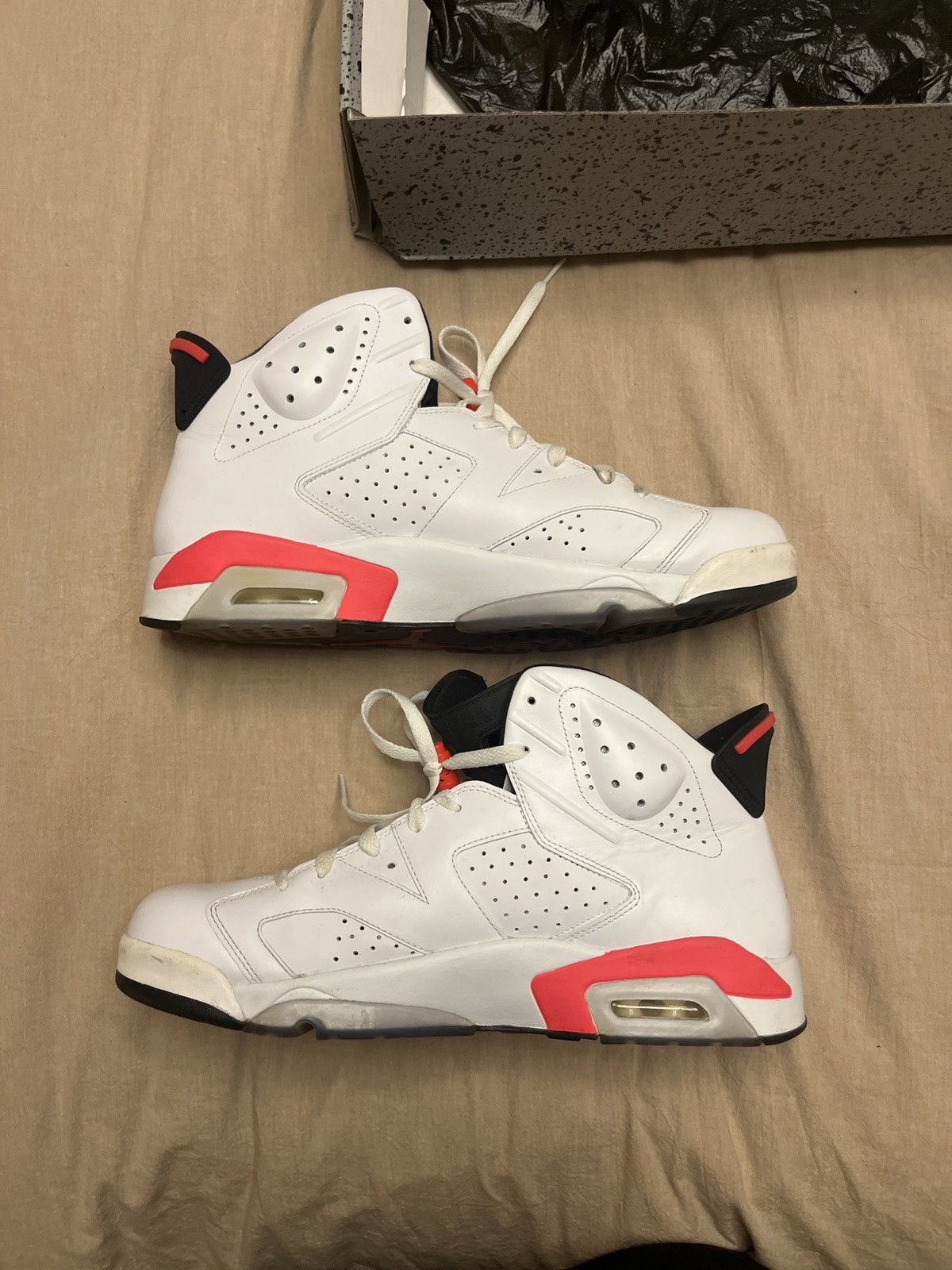 Jordan Brand Air Jordan 6 Retro 'White Infrared' Size US 13 / EU 46 - 4 Thumbnail