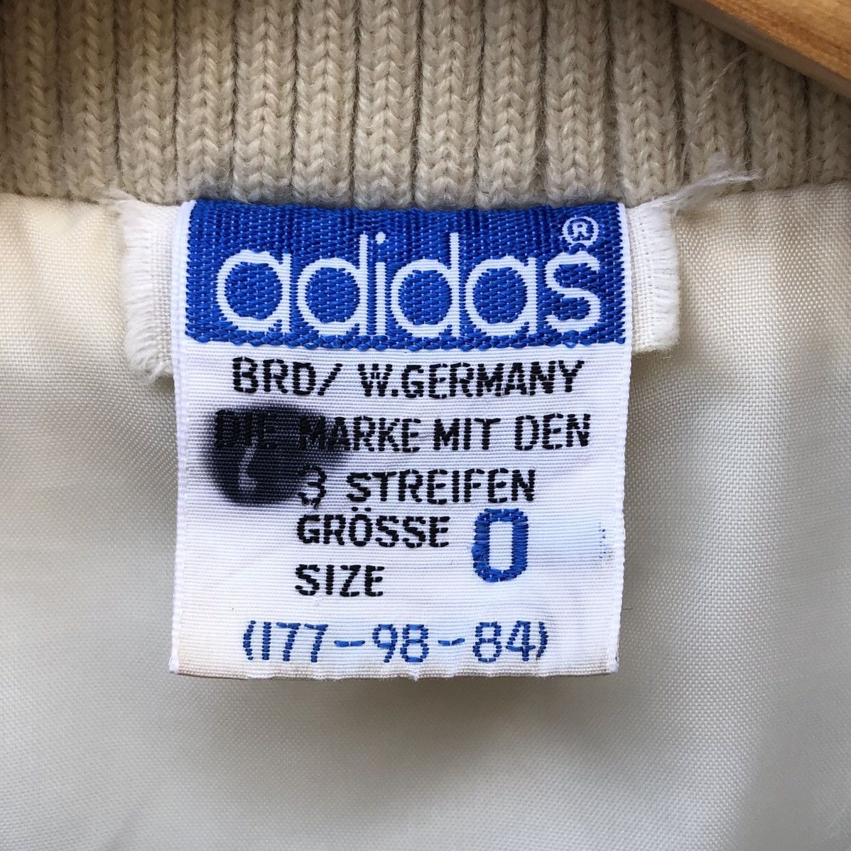 Adidas VTG 80s Adidas Descente Trefoil PufferJacket Pull in Sleeves Size US M / EU 48-50 / 2 - 19 Thumbnail