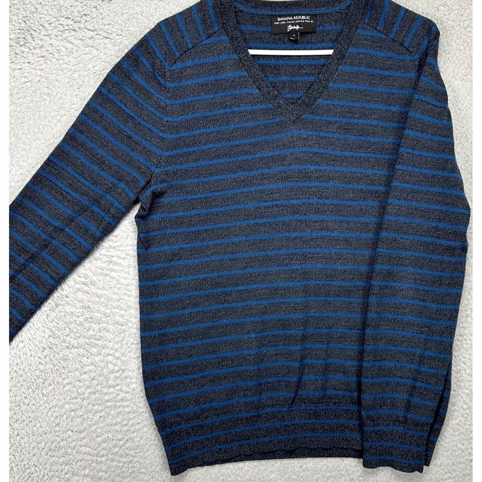 Banana Republic Banana Republic Baruffa Sweatshirt Men Medium Grey Pinstripe Wool V-Neck Pullover Logo Casual Outdoor Walking Shirt Adults Mens Regular Fit Size US M / EU 48-50 / 2 - 3 Thumbnail