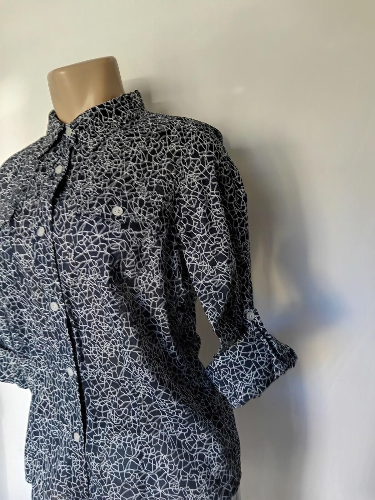 Designer Chic Floral Print Button-Up Shirt Size M / US 6-8 / IT 42-44 - 2 Thumbnail