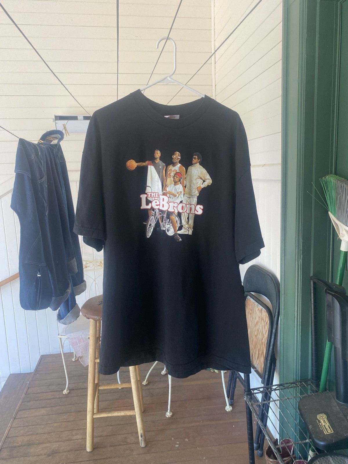 NBA × Nike × Vintage Vintage Nike The Lebrons Lebron James NBA T Shirt Size US XL / EU 56 / 4 - 1 Thumbnail