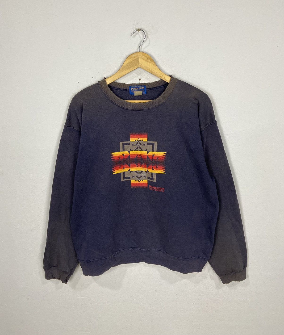 Pendleton × Vintage Vintage Pendleton Distressed Sweatshirt Size US L / EU 52-54 / 3 - 1 Thumbnail