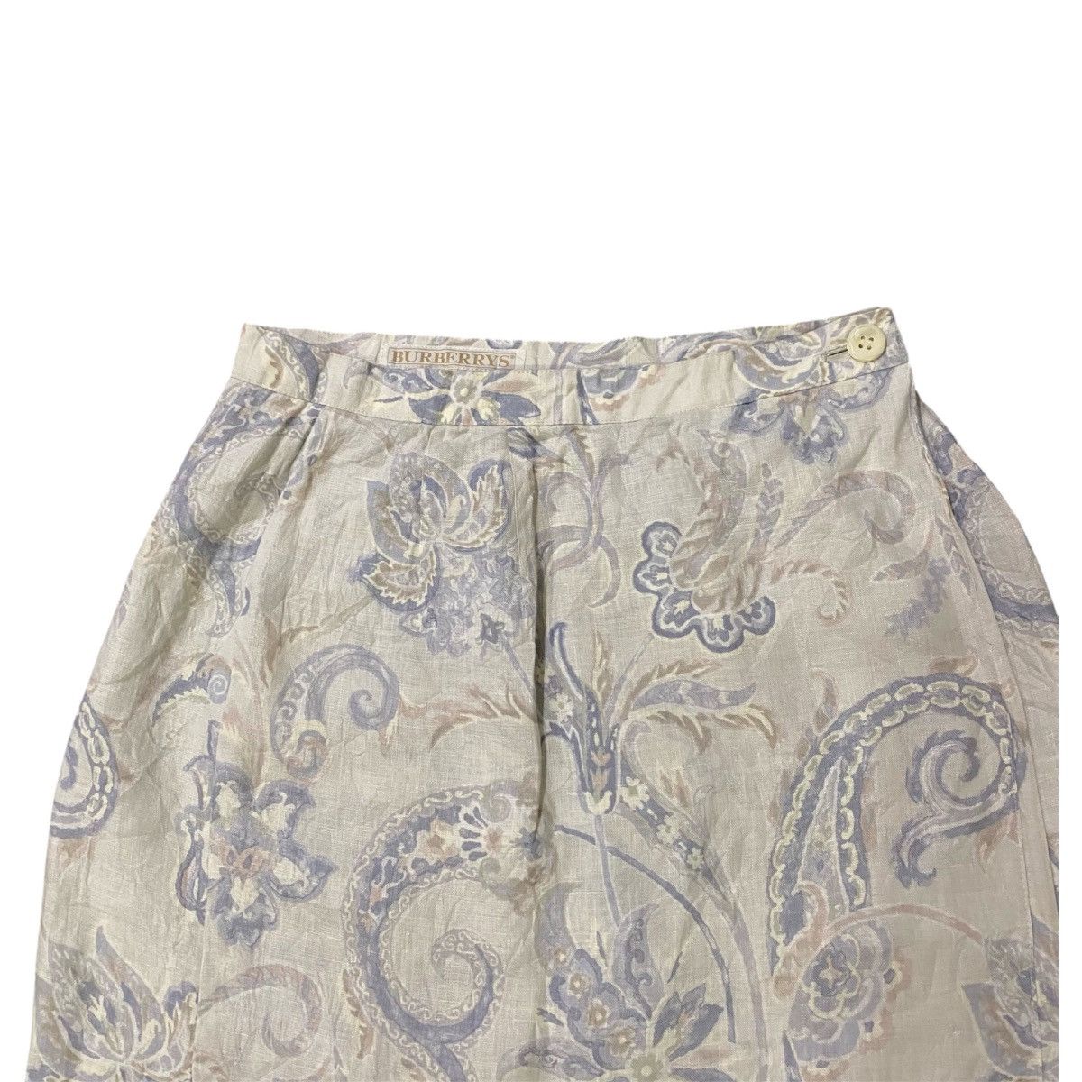 Burberry Vintage Burberry Floral Mini Skirt Made in Italy / Size 9 Size 26" / US 2 / IT 38 - 6 Thumbnail