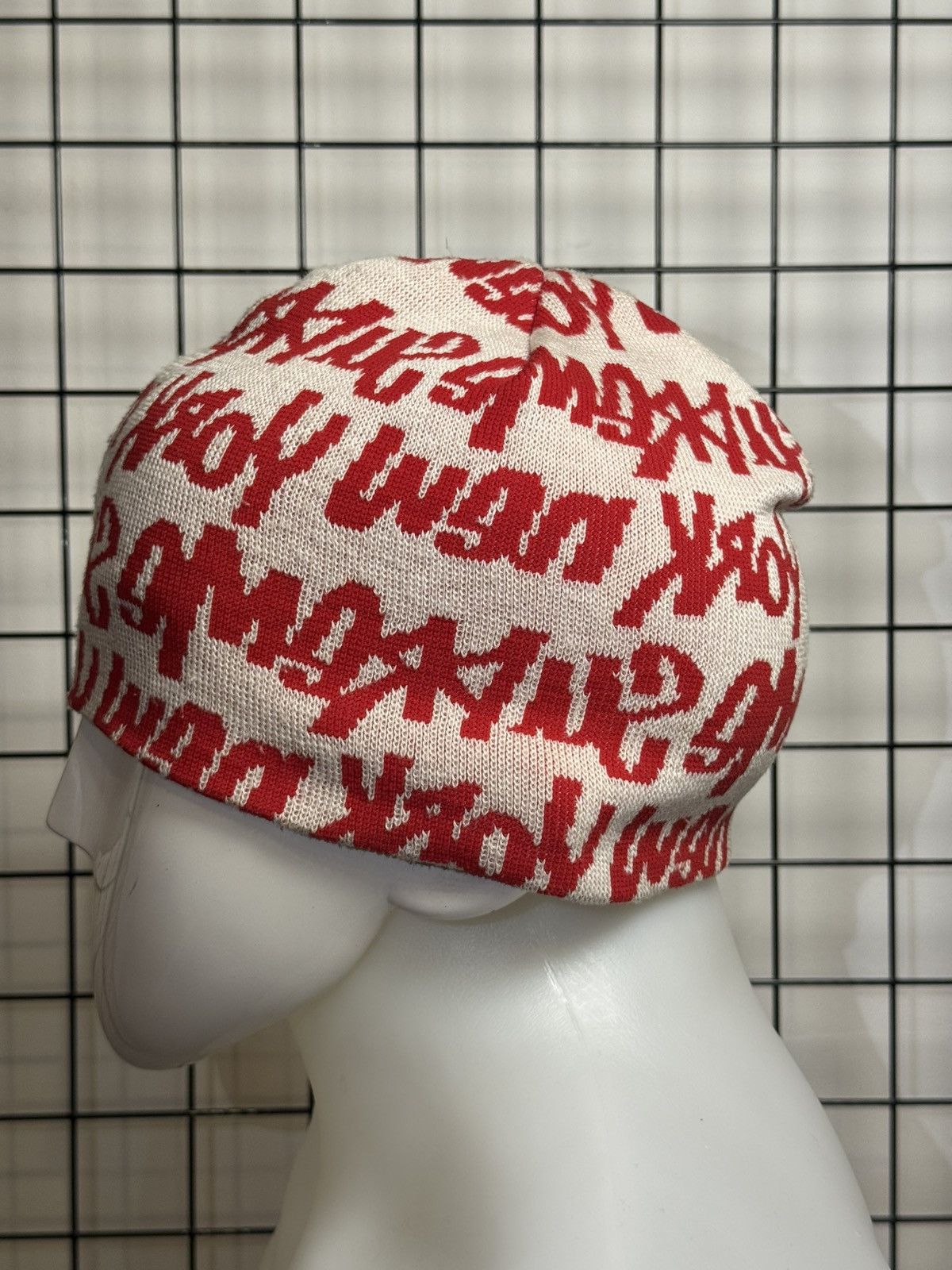 Supreme Supreme Graffiti Fat Tip Beanie in a white and red colorway Size ONE SIZE - 2 Thumbnail