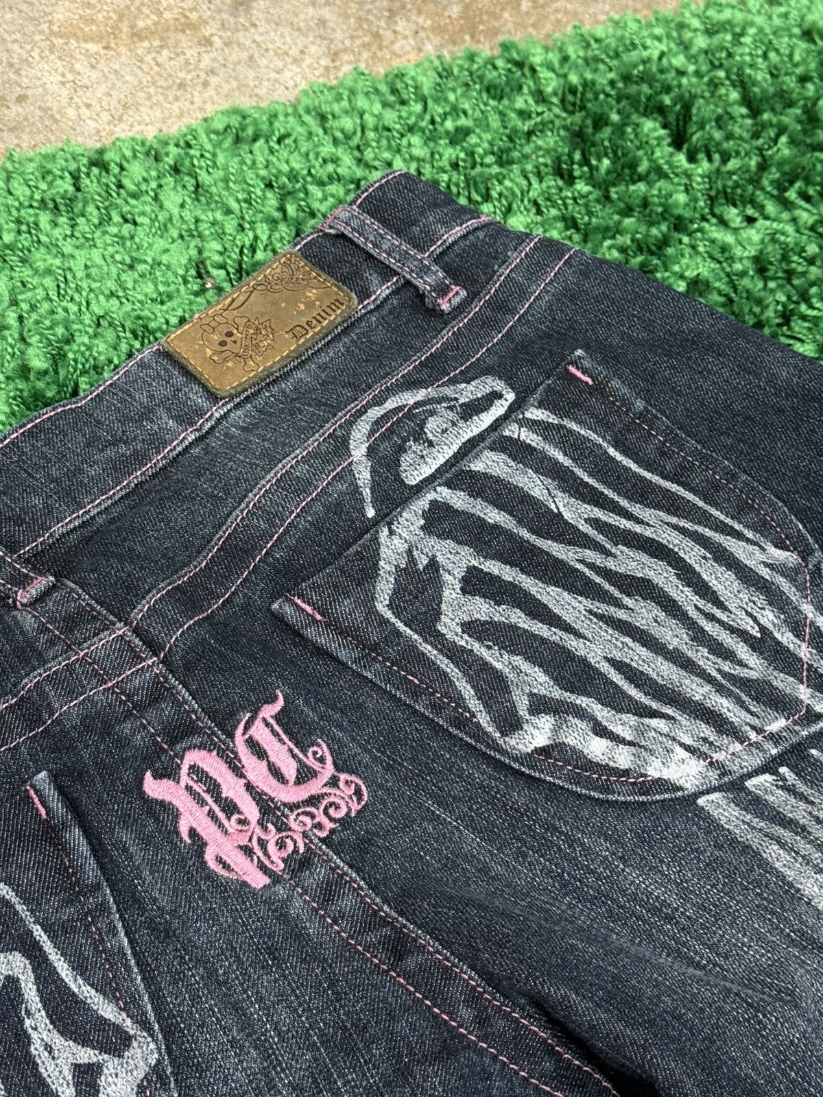 Juicy Couture Jeans RARE Juicy Couture Denim Paint Angel Wings Pink Y2K Jeans 28 Size 28" / US 6 / IT 42 - 5 Thumbnail